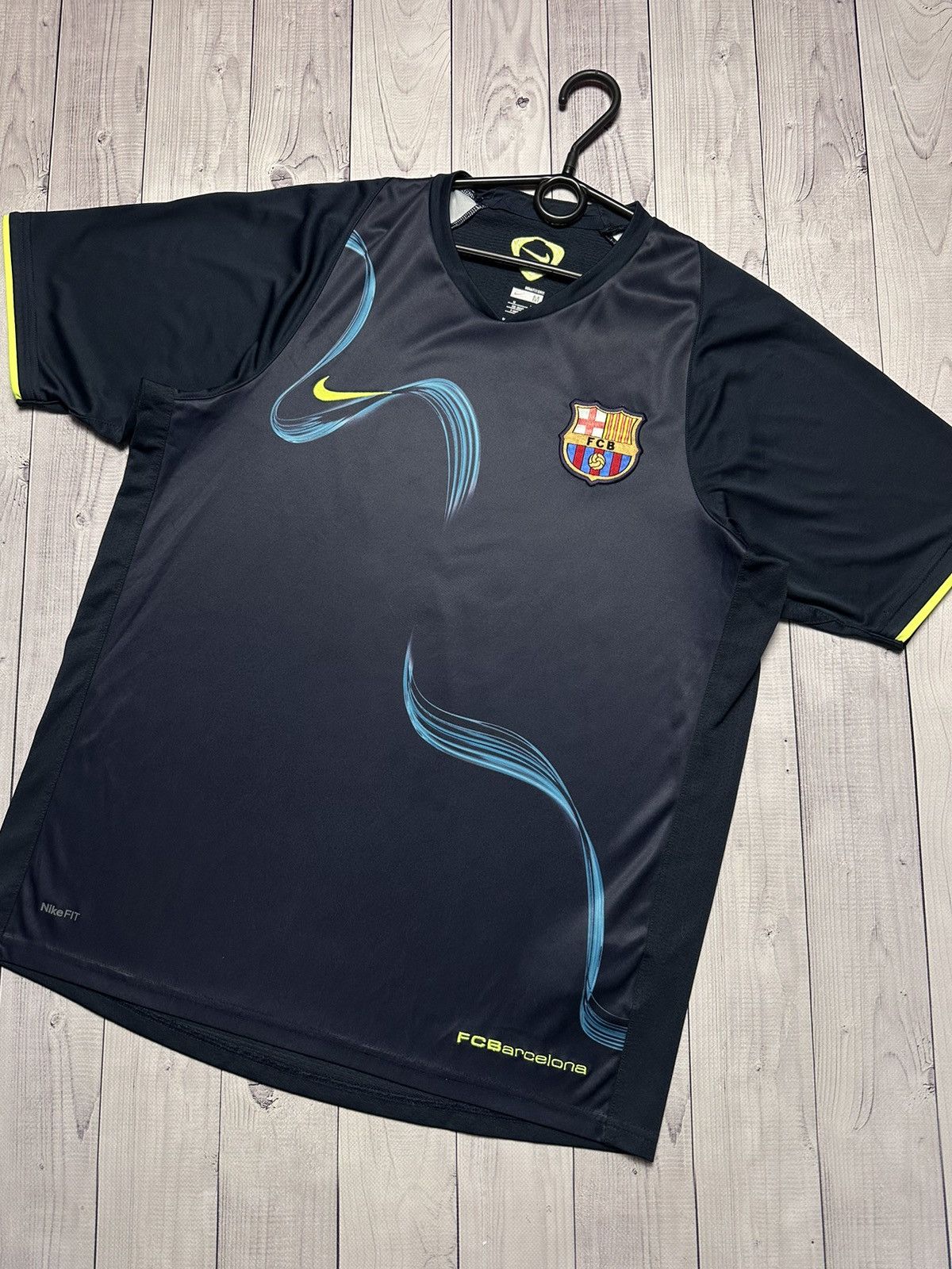 Nike Vintage Barcelona Nike total 90 soccer jersey rare size M Size US M / EU 48-50 / 2 - 2 Thumbnail