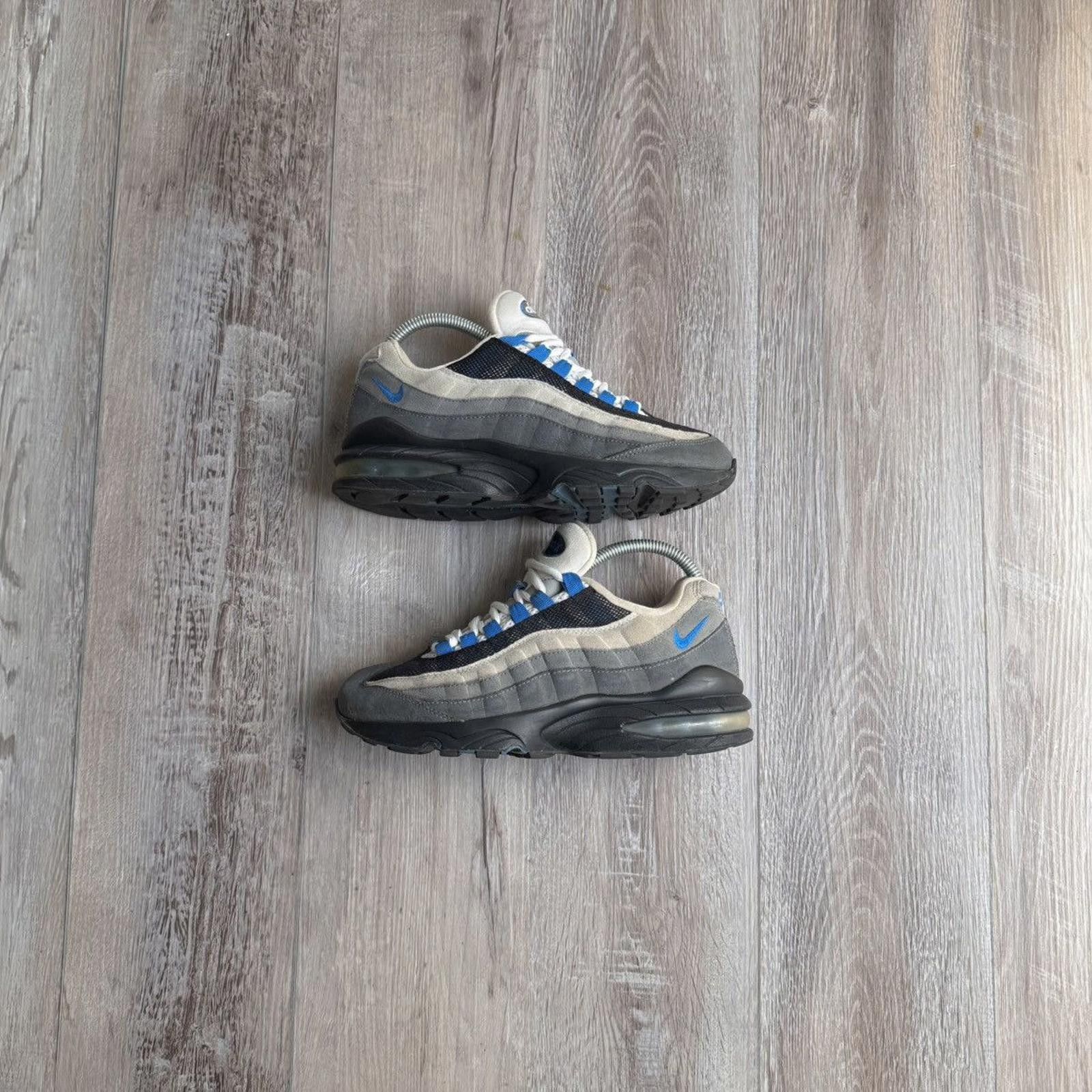 Nike NIKE • Air Max '95 "2011 Gradient" (6M) Size US 6 / EU 39 - 1 Thumbnail