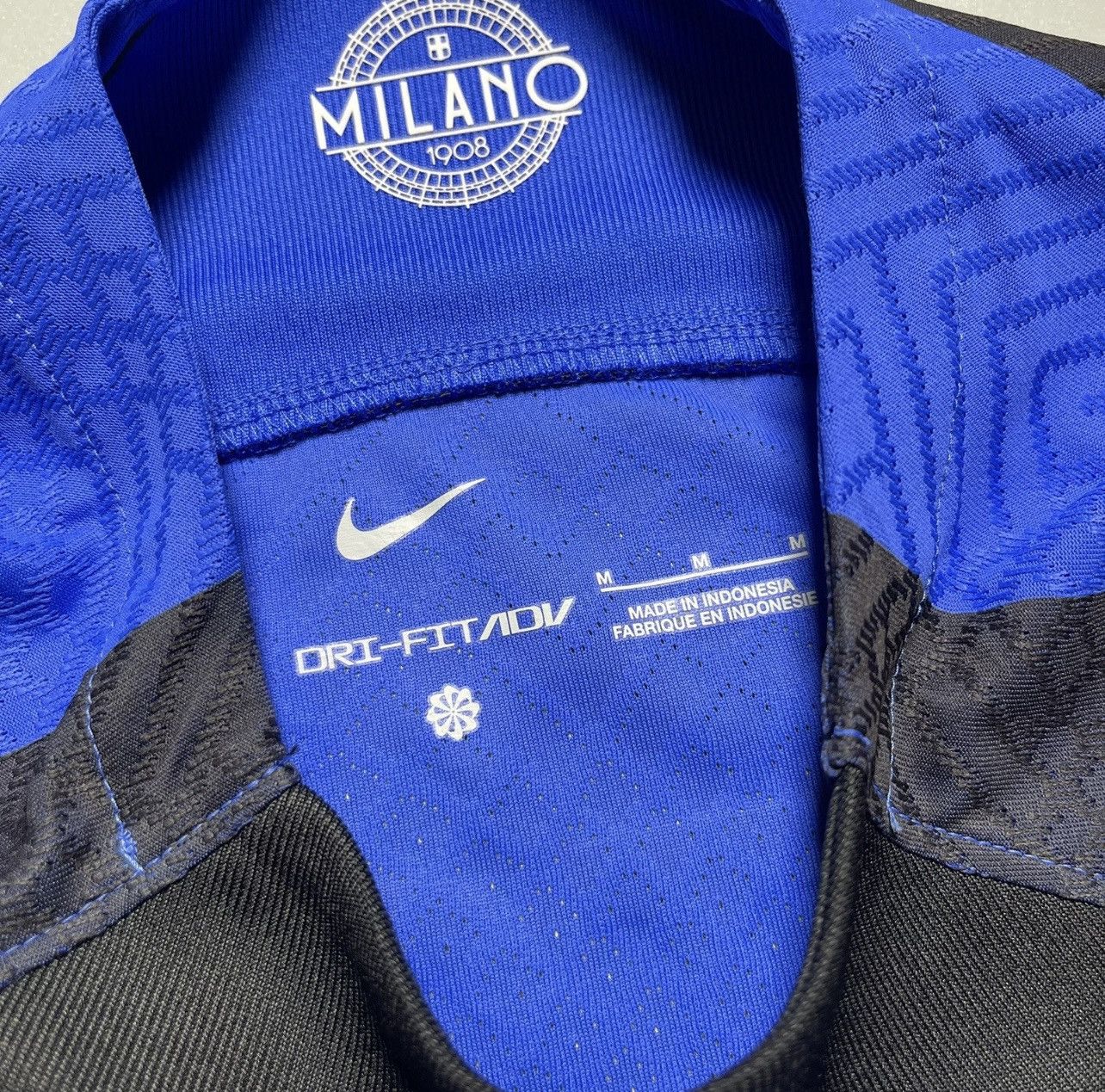 Vintage NWT INTER NIKE 2022/2023 FOOTBALL HOME JERSEY #10 MARTINEZ Size US M / EU 48-50 / 2 - 12 Thumbnail