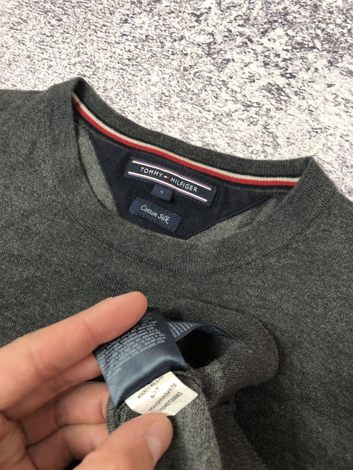 Tommy Hilfiger Men’s Sweater Tommy Hilfiger size S y2k luxury ykk Size US S / EU 44-46 / 1 - 4 Thumbnail
