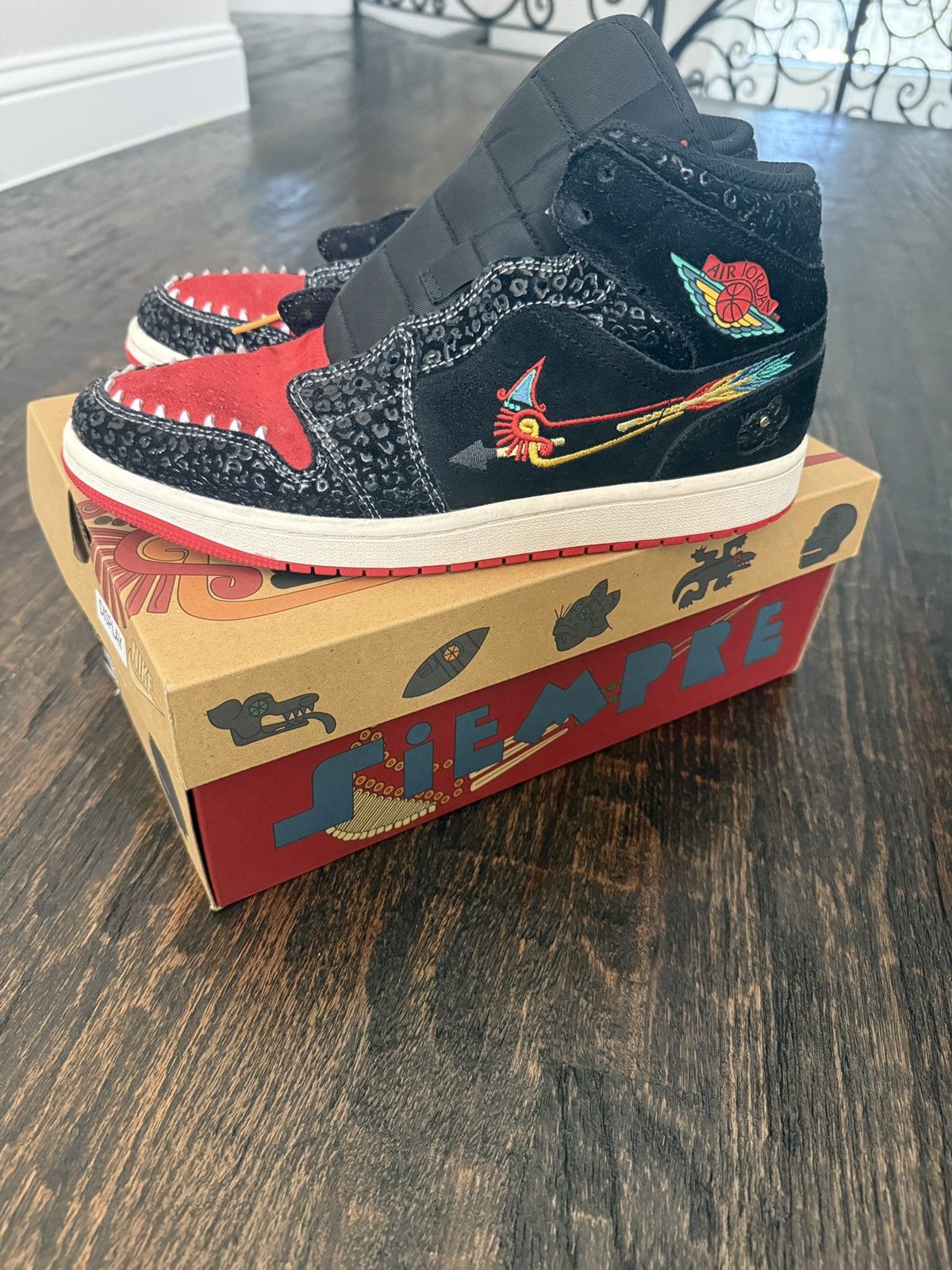 Jordan Brand Jordan 1 Mid Familia SE Siempre Size US 9 / EU 42 - 1 Thumbnail