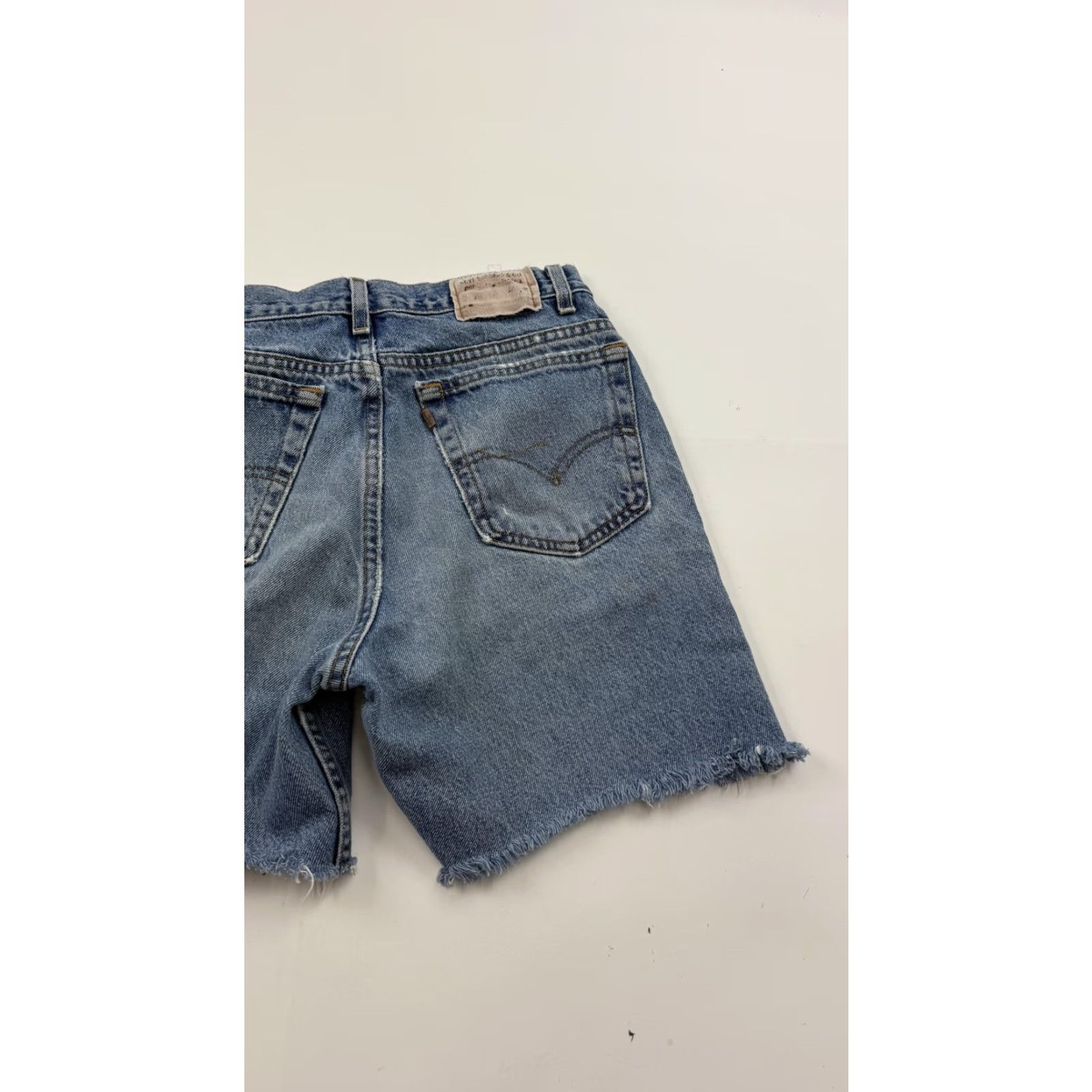 Levi's Levi's Denim Shorts Mens 31 Blue Stonewash Bermuda 5 Pocket Zip Fly Frayed Hem Distressed Pockets Jeans Casual Mens Size US 31 - 5 Thumbnail