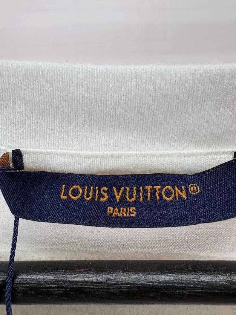 Louis Vuitton LOUIS VUITTON White beaded short sleeves 2504-Nextarrow Size US S / EU 44-46 / 1 - 5 Thumbnail