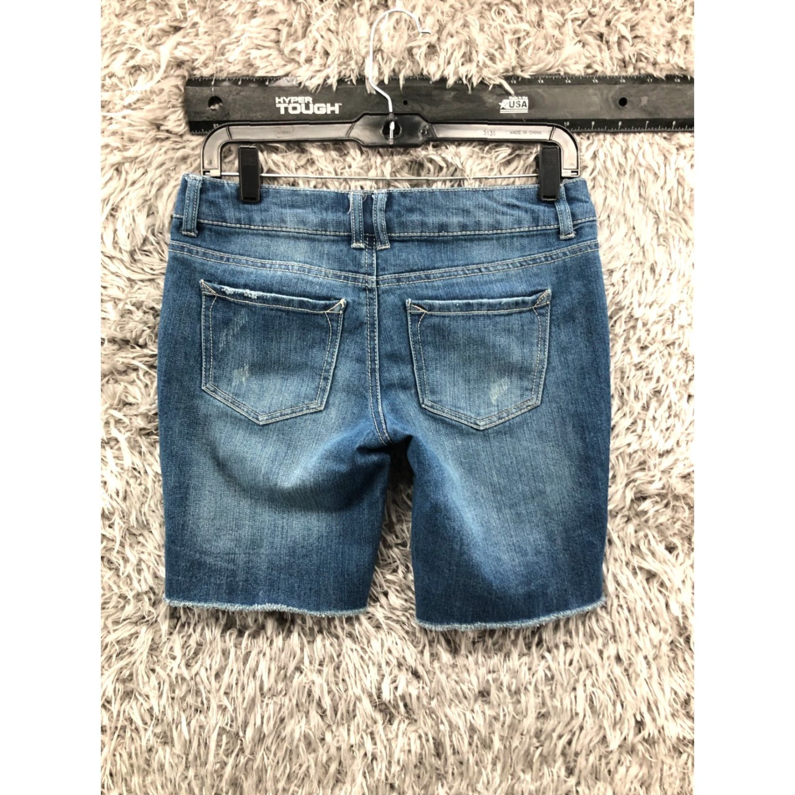 Mossimo Mossimo Bermuda Shorts Juniors Size 5 Mid Rise Medium Wash Blue Denim Jean Size 27" / US 4 / IT 40 - 4 Thumbnail