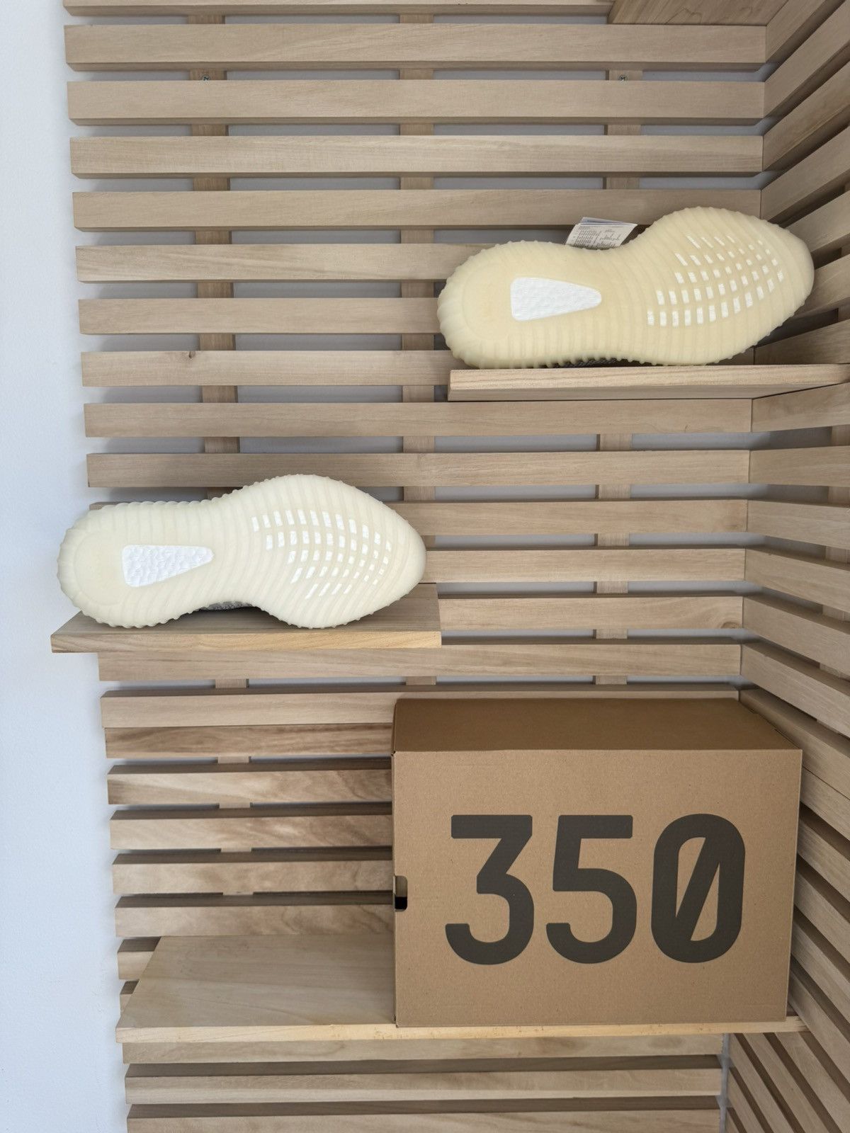 Yeezy Adidas Yeezy Boost 350 V2 "Static" - Brand New - Size 40 EU Size US 7 / IT 37 - 8 Thumbnail