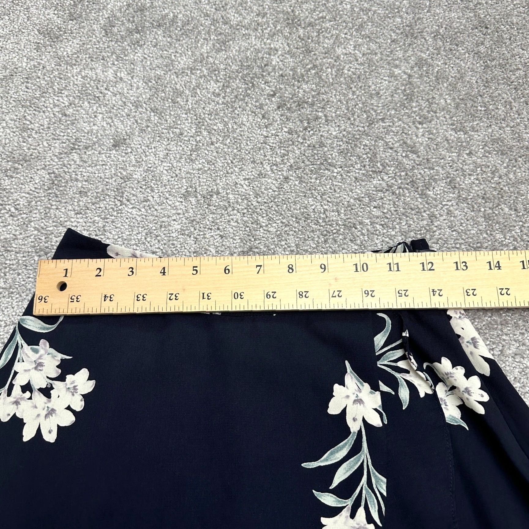 AQUA Aqua Bloomingdale's Skirt Women XS Blue Floral Wrapped Mini Ruffles Casual Size 26" / US 2 / IT 38 - 7 Thumbnail
