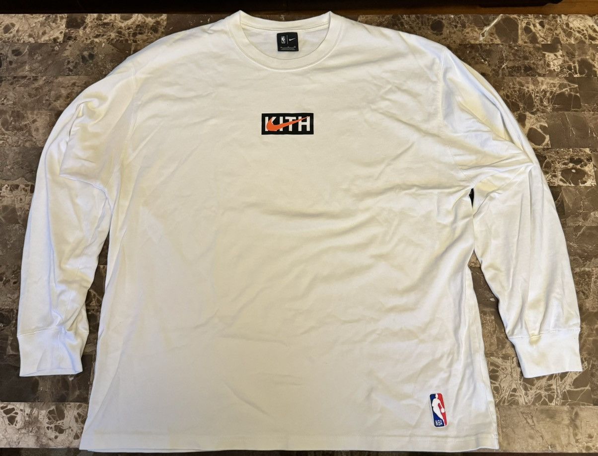 image of Kith & Nike For New York Knicks Long-Sleeve Tee ‘White’, Men's (Size XL)