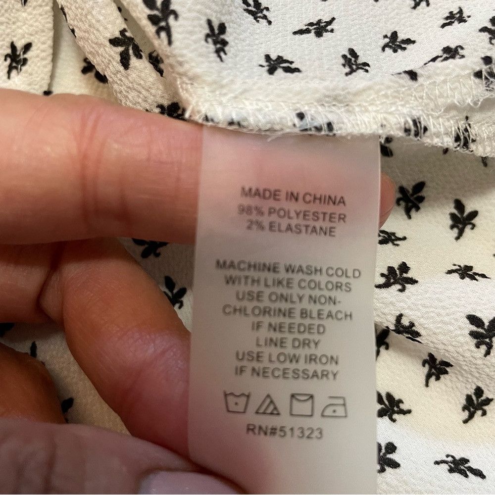 Vince Camuto NWT New Vince Camuto Puff Sleeve Ivory Black Floral Top Blo Size XS / US 0-2 / IT 36-38 - 8 Thumbnail