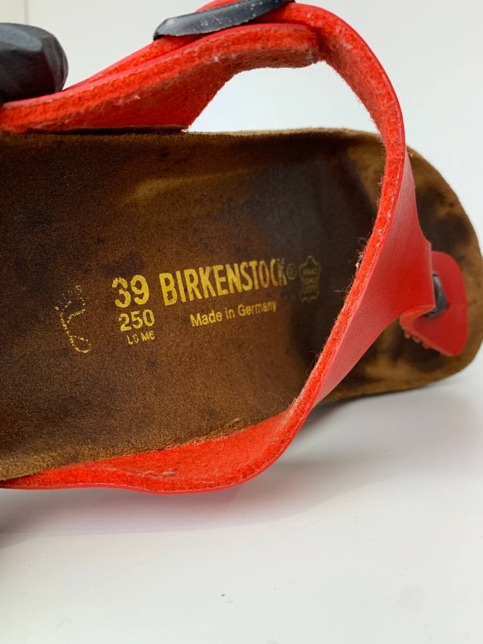 Birkenstock Birkenstock Women Gizeh Old Red Patent Flip Flops Size US 7 / IT 37 - 7 Thumbnail
