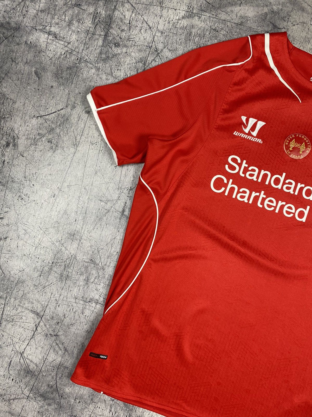 Other Warrior Liverpool 2015 Soccer Jersey Size US L / EU 52-54 / 3 - 4 Thumbnail