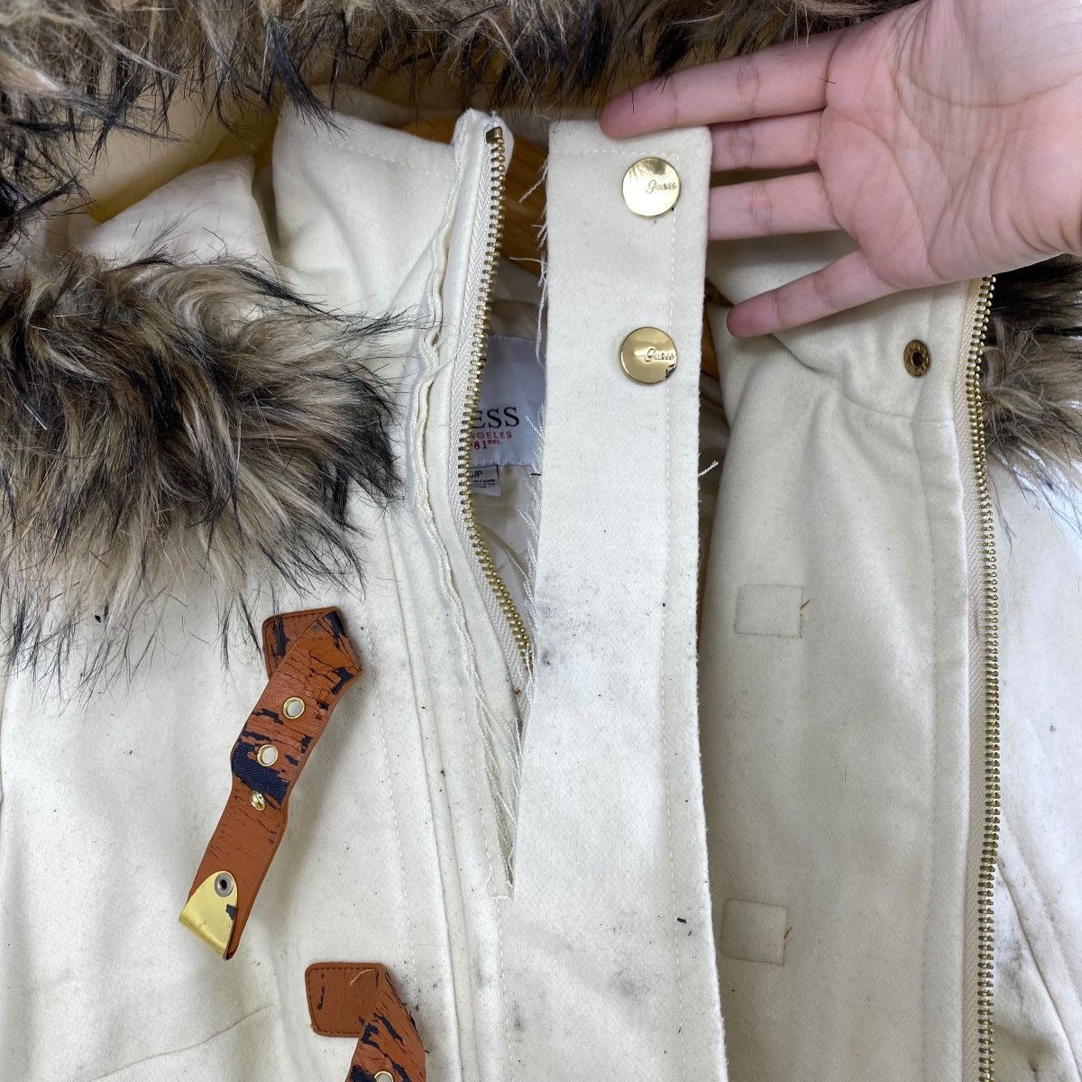 Guess Vintage GUESS LOS ANGELES Est 1981 Hooded Fur Winter Coat Size S / US 4 / IT 40 - 14 Thumbnail