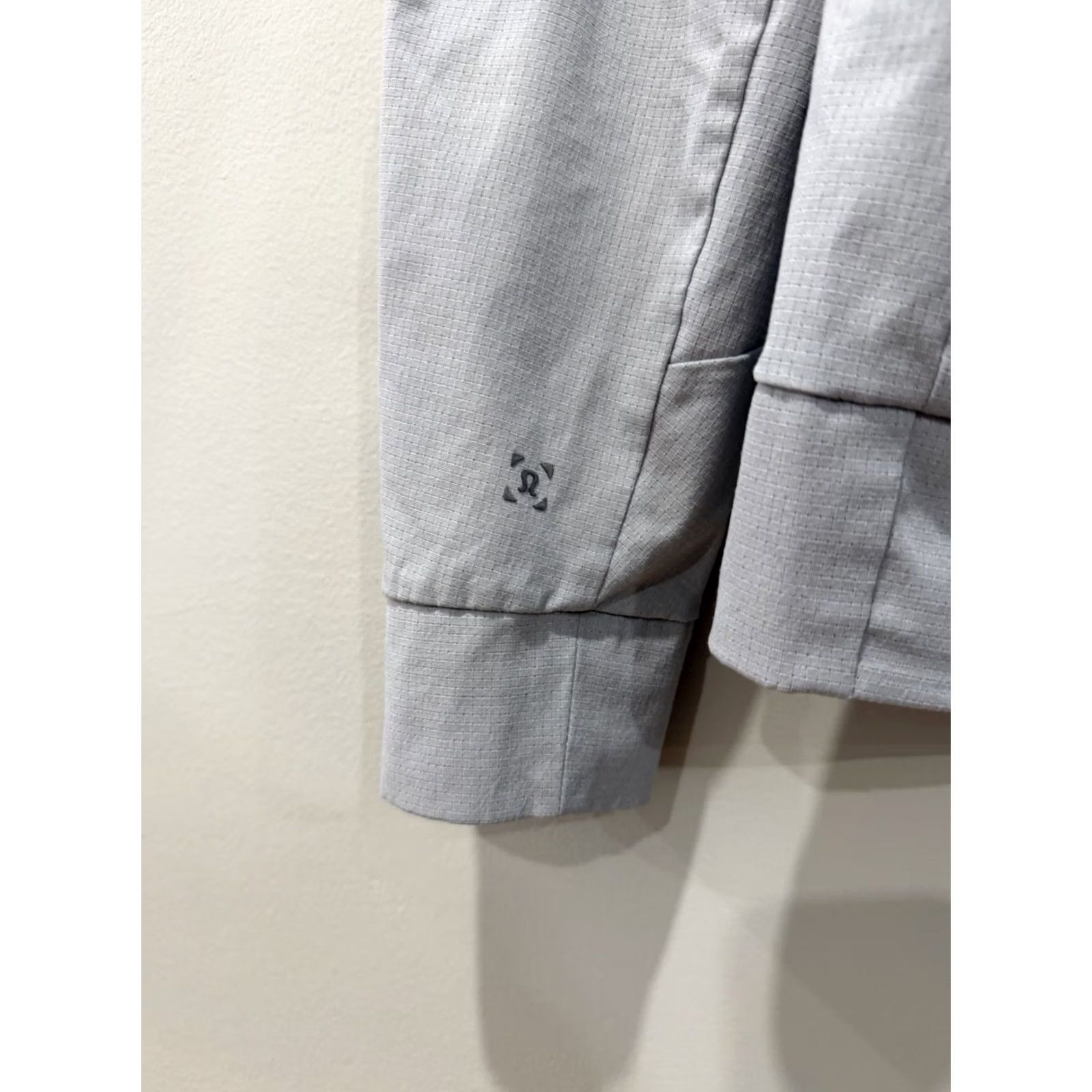 Lululemon Lululemon Bomber Jacket Large Gray Mens Airing Easy Track Jacket Size US L / EU 52-54 / 3 - 3 Thumbnail