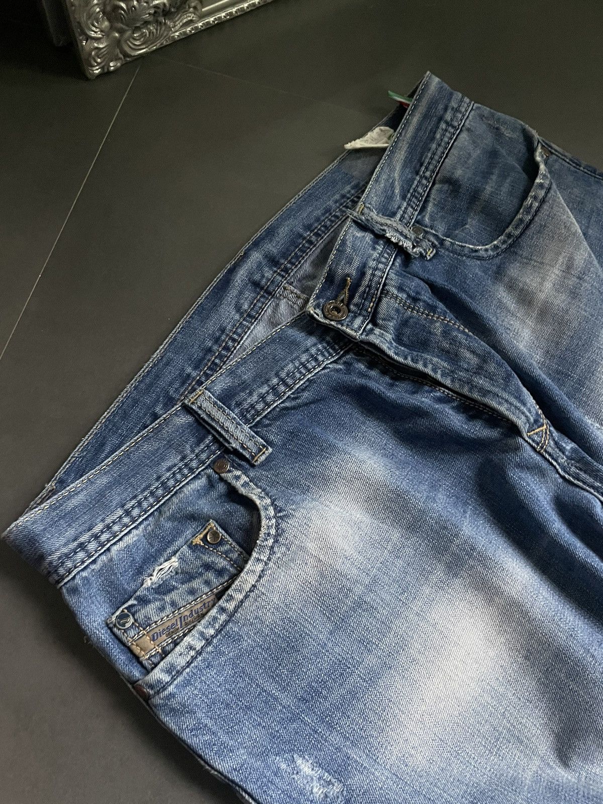 Diesel Vintage Diesel industry Distressed Washed Jeans Size US 34 / EU 50 - 4 Thumbnail