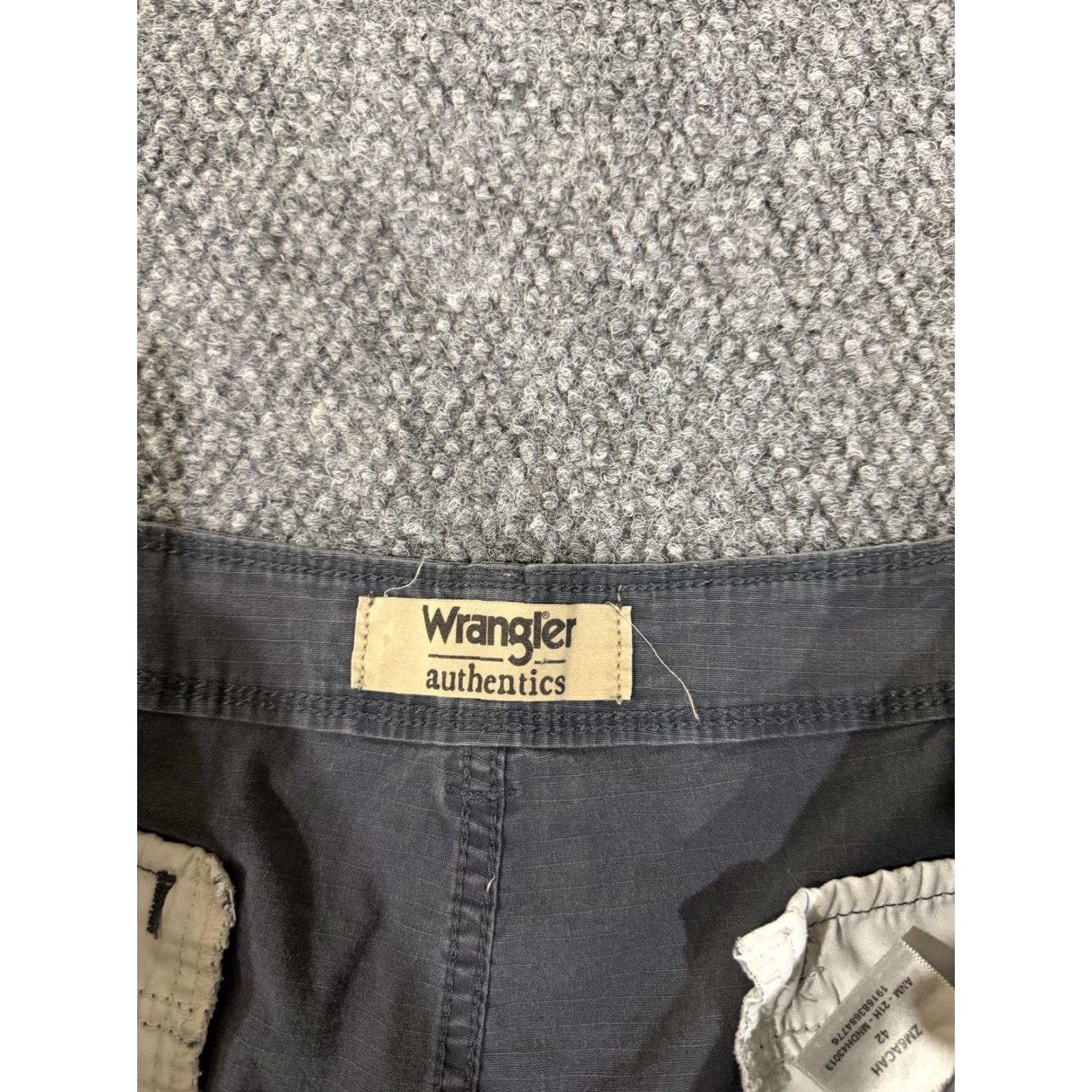 Wrangler Wrangler Authentics Cargo Shorts Mens 42 Gray Canvas Stretch Pockets Size US 42 / EU 58 - 4 Thumbnail