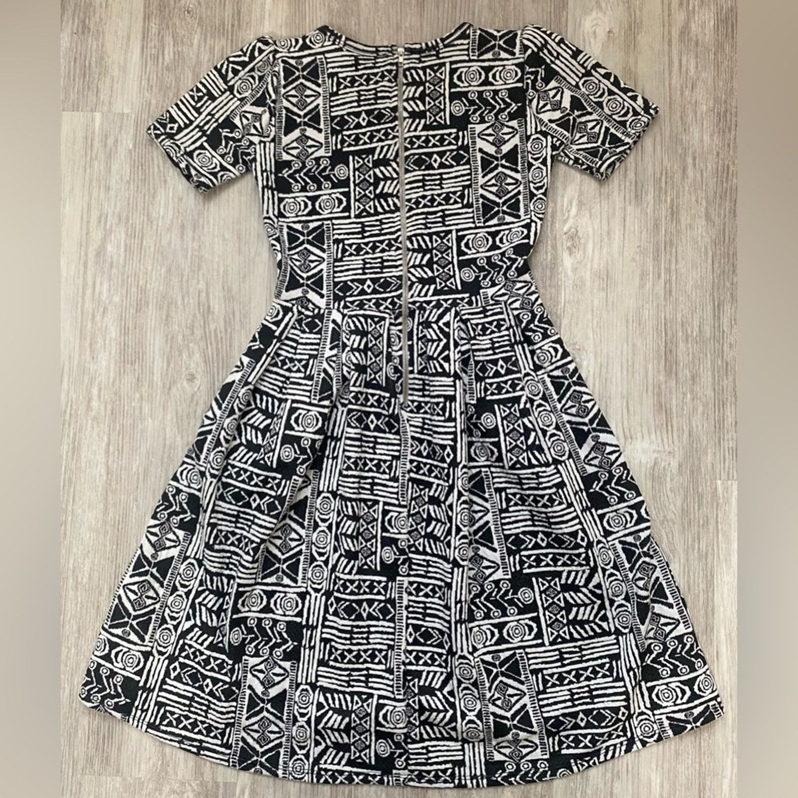Other LuLaRoe | Amelia Tribal Geometric Hidden Pockets Dress | XXS Size XS / US 0-2 / IT 36-38 - 3 Thumbnail