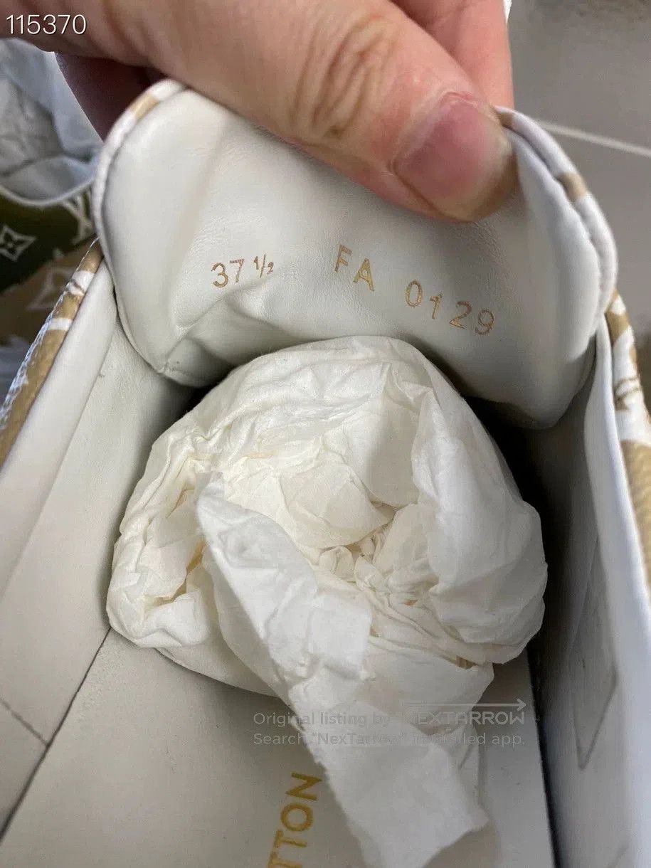 Louis Vuitton LV Logo Low. Size US 6.5 / IT 36.5 - 5 Thumbnail