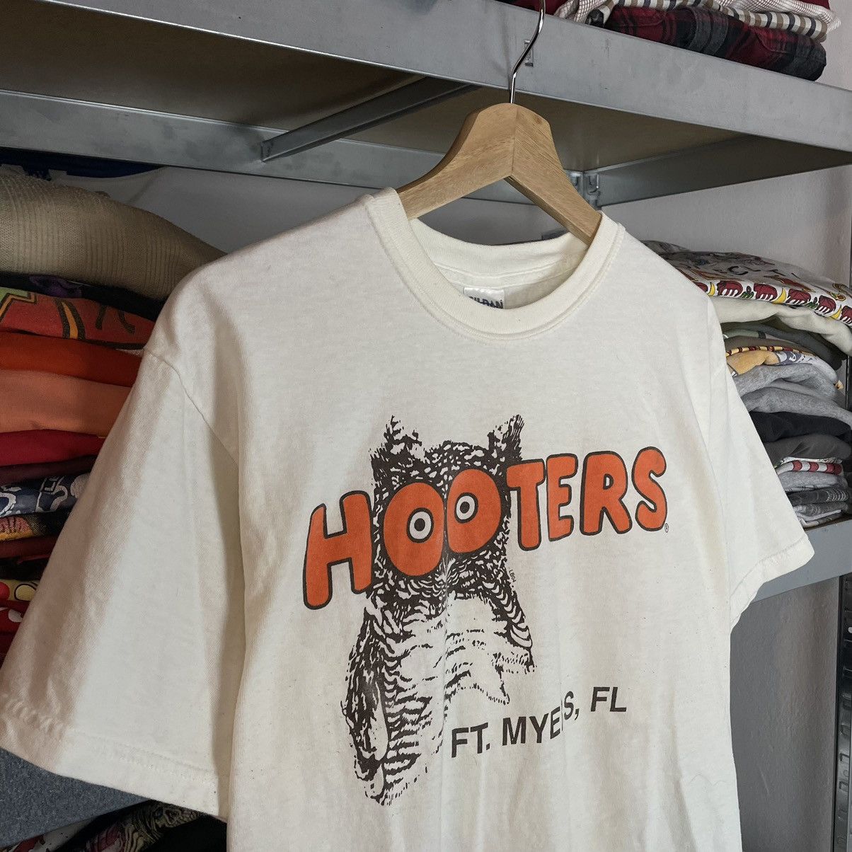 Other Vintage 90s Hooters Ft Myers Beach Florida Graphic Tee Shirt Size US M / EU 48-50 / 2 - 2 Thumbnail
