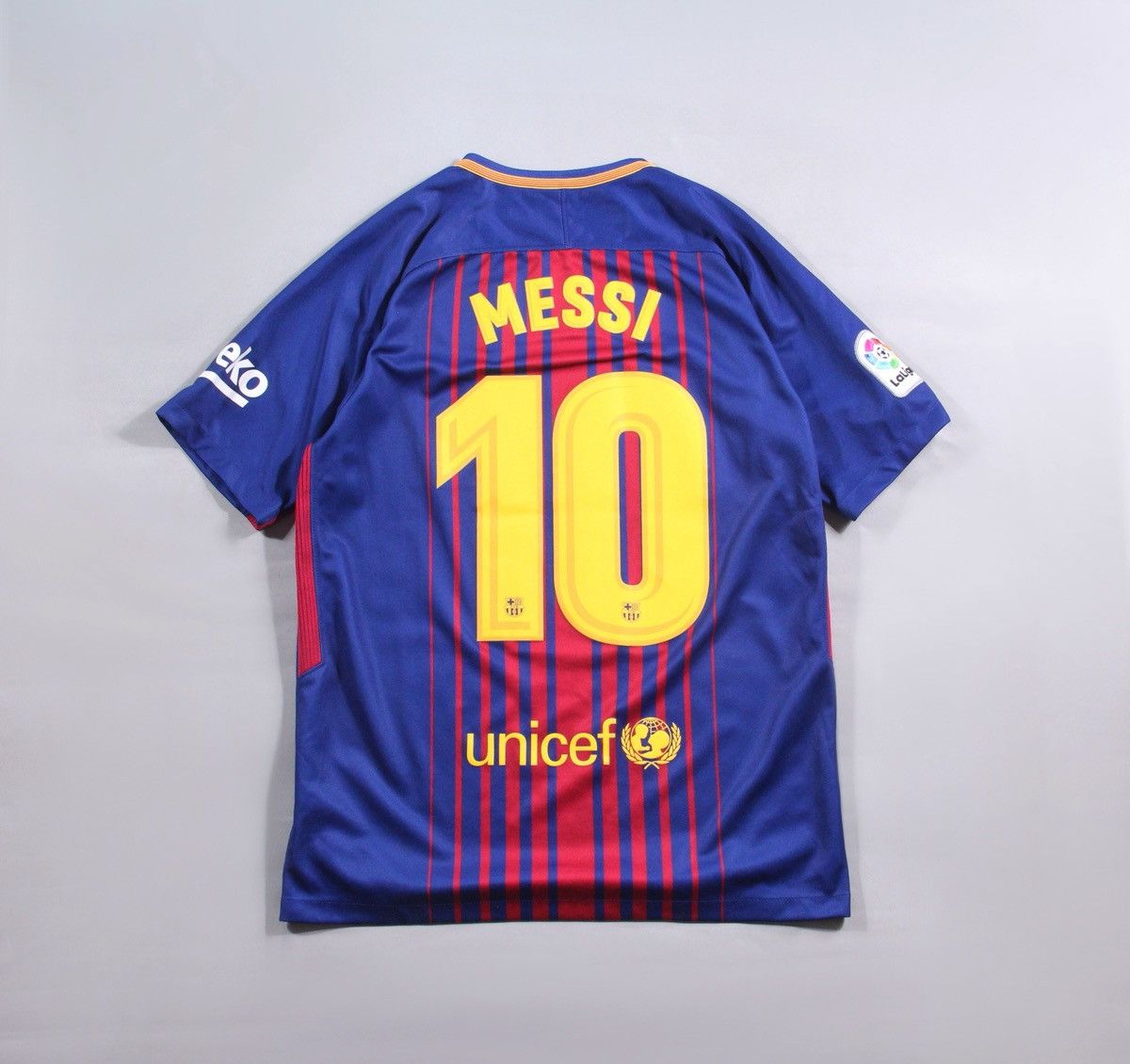 Nike MESSI Nike Barcelona Vintage Soccer Football Jersey Shirt M Size US M / EU 48-50 / 2 - 1 Thumbnail