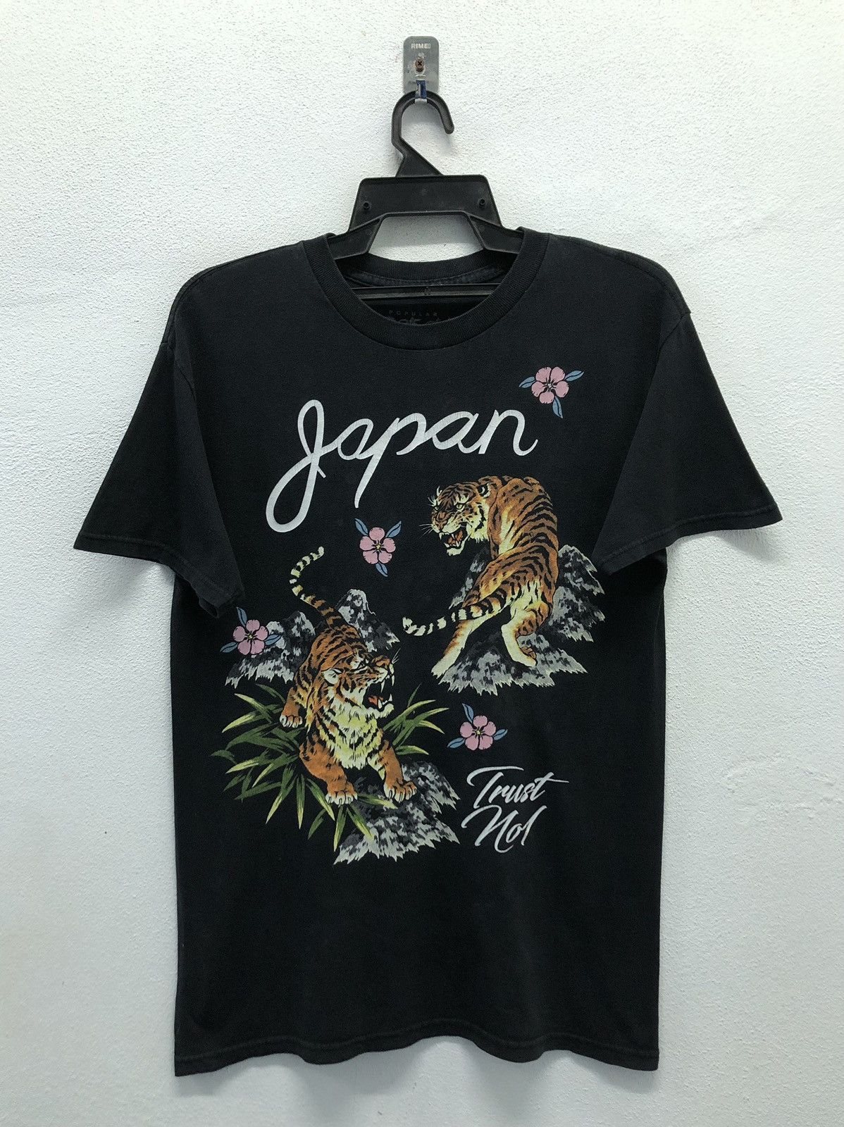 Vintage Vintage Popular Poison Japan Graphic And Two Tigers T-Shirt Size US M / EU 48-50 / 2 - 1 Thumbnail