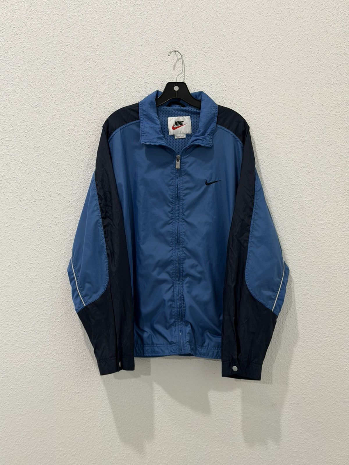 Nike Vintage 90s Nike Windbreaker Lightweight Jacket Size Large Size US L / EU 52-54 / 3 - 1 Thumbnail
