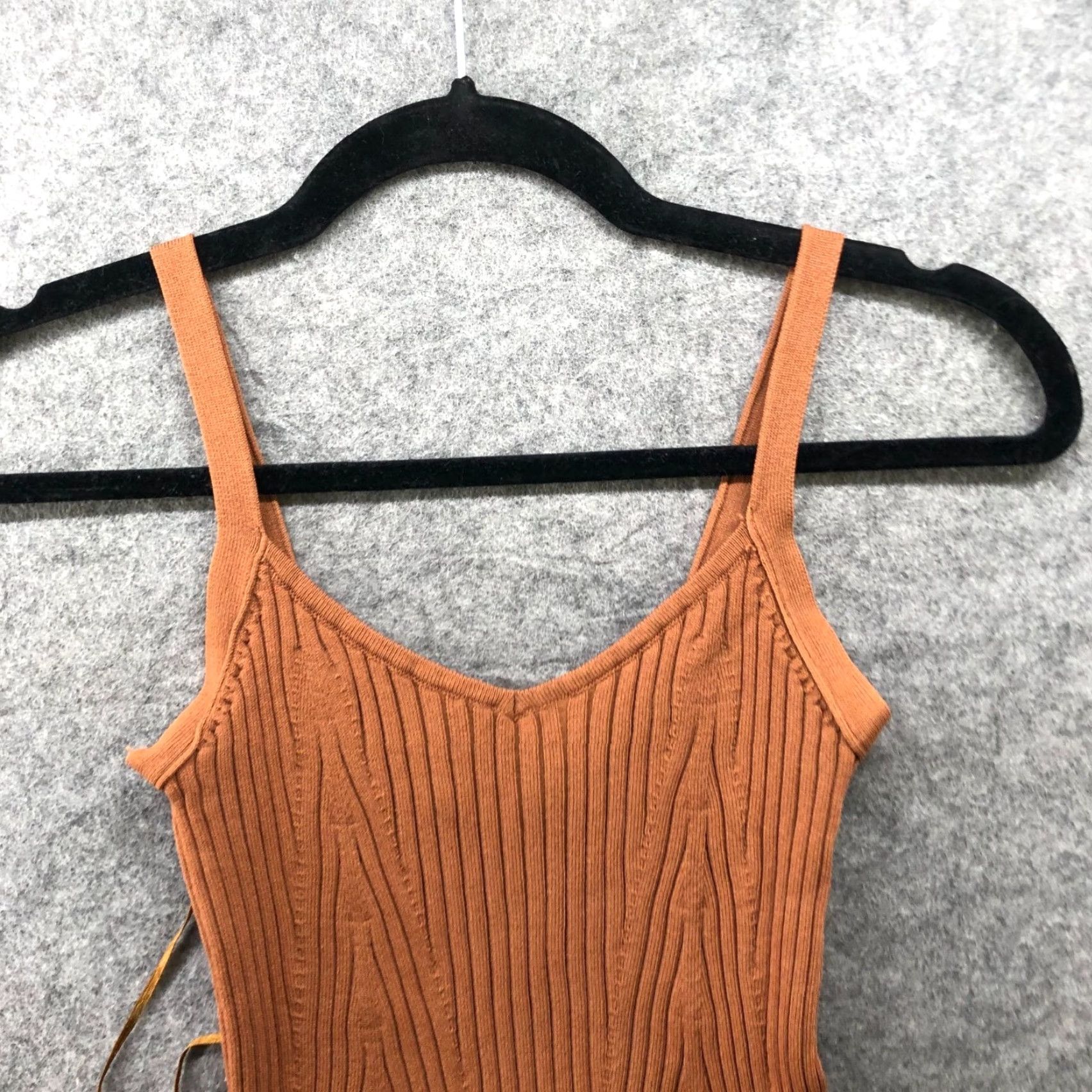 Vintage VINTAGE? No — Seek The Label Ribbed Knit Cami Top Womens XS Tan Brown V-Neck Tank Top Casual Basic Knit Sexy Slim Stretch Size XS / US 0-2 / IT 36-38 - 3 Thumbnail