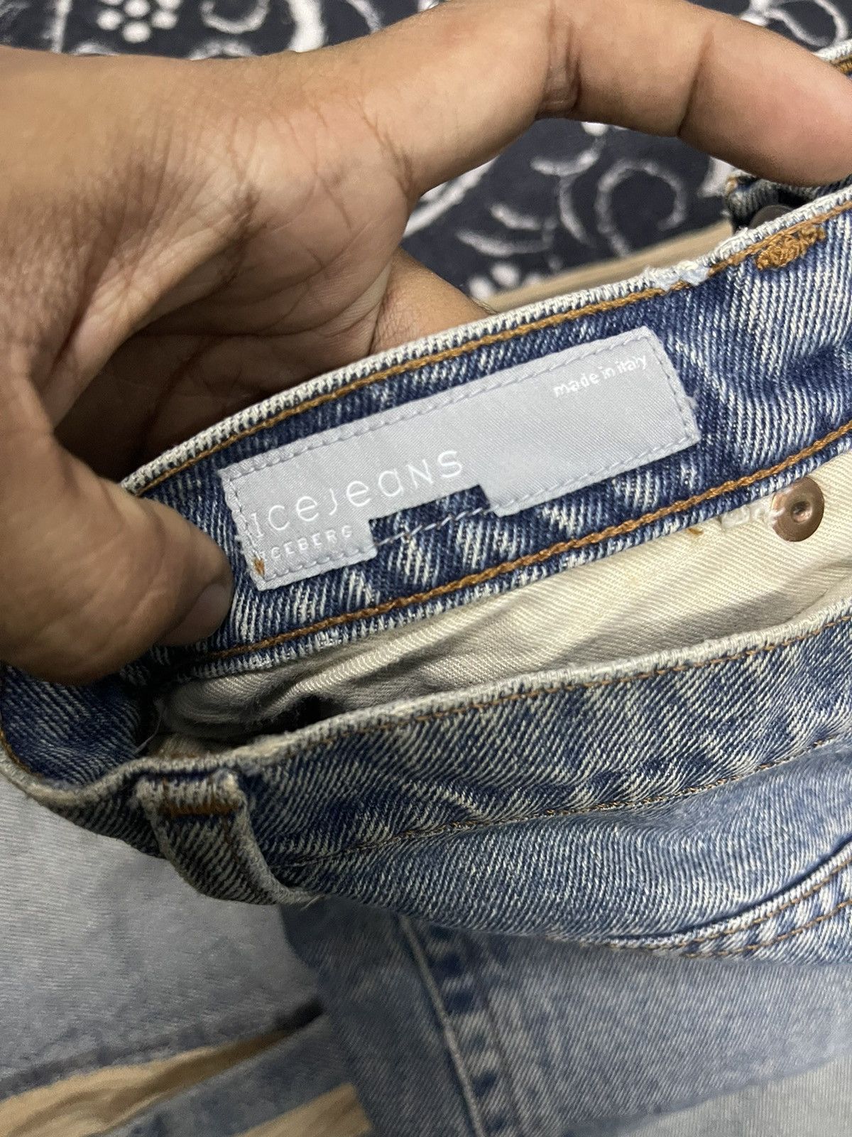 Iceberg 90s ICEBERG JEANS SIDE CORDUROY DESIGN RARE Size US 31 - 14 Thumbnail