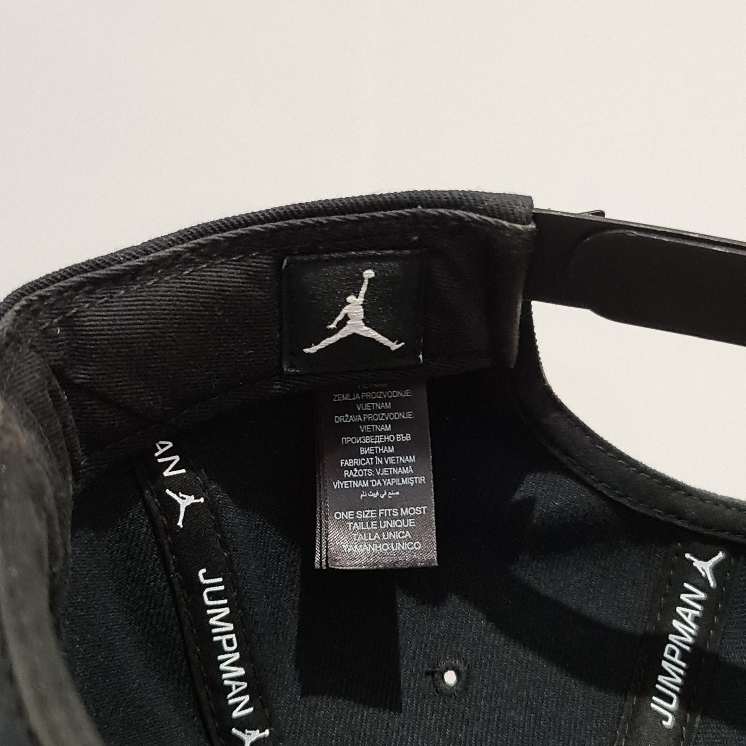 Jordan Brand Jordan Cap Snapback 'Air Jordan Space Jam' Black Size ONE SIZE - 8 Thumbnail
