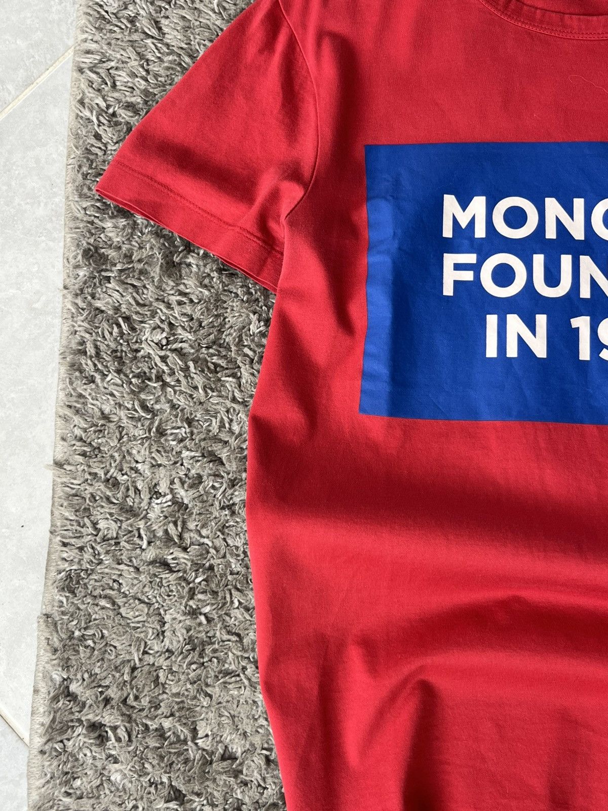 Moncler Vintage Luxury Moncler tee Size US S / EU 44-46 / 1 - 6 Thumbnail