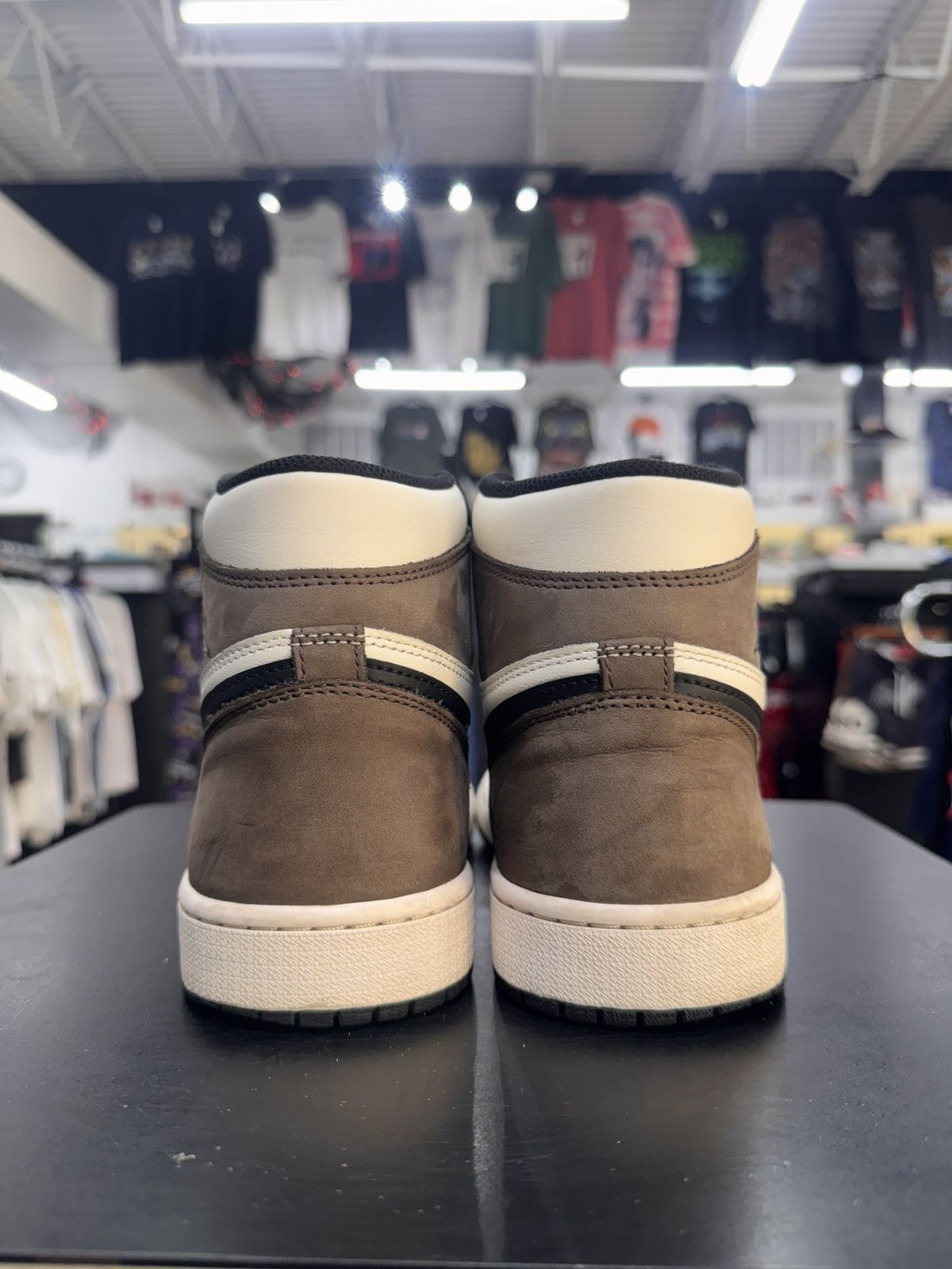 Jordan Brand Air Jordan 1 Dark Mocha Size 9 (2020) Size US 9 / EU 42 - 5 Thumbnail
