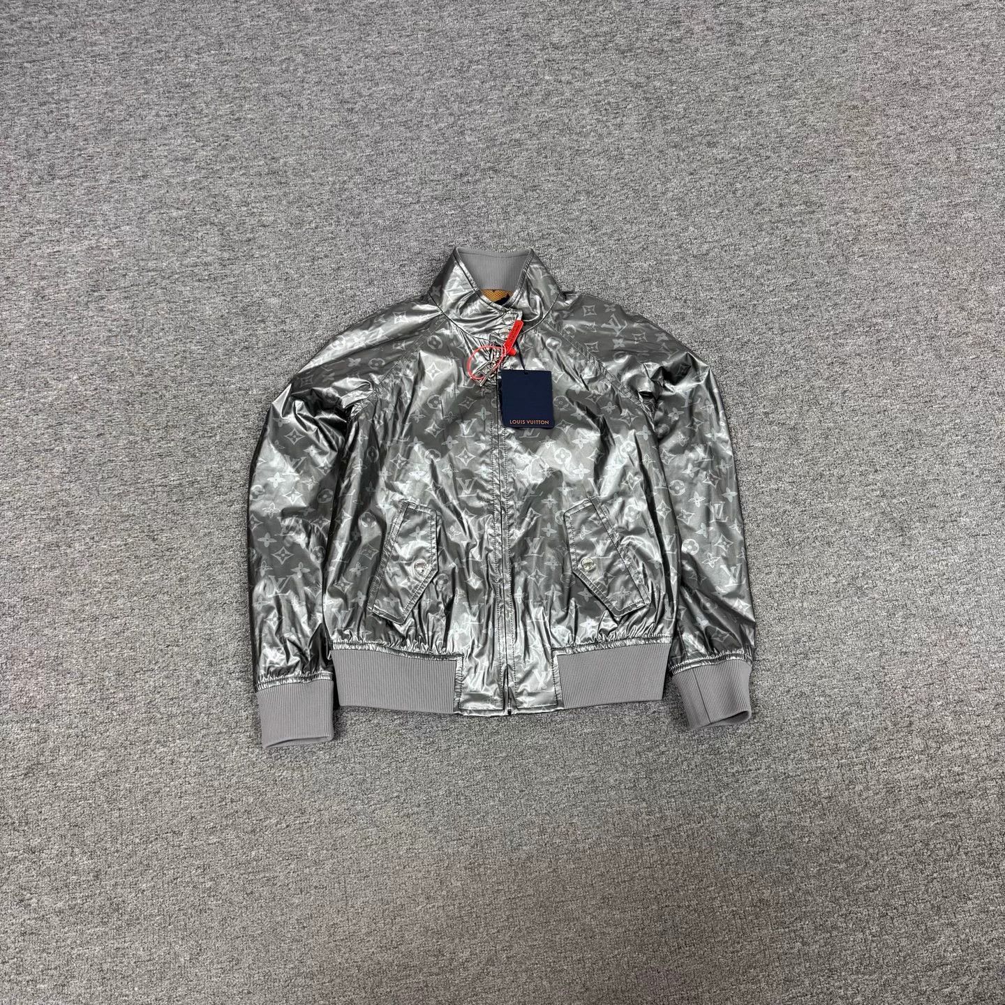 Louis Vuitton LV metallic silver allover logo jkt 36 new tags Size US S / EU 44-46 / 1 - 1 Thumbnail