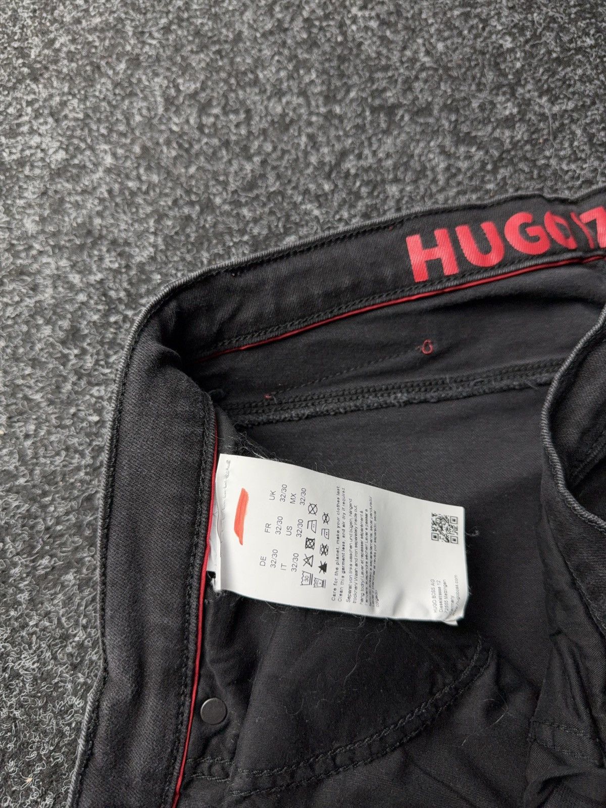 Hugo Boss Luxury 00s Y2K HUGO Boss 1734 black Slim fit denim jeans Size US 32 / EU 48 - 9 Thumbnail