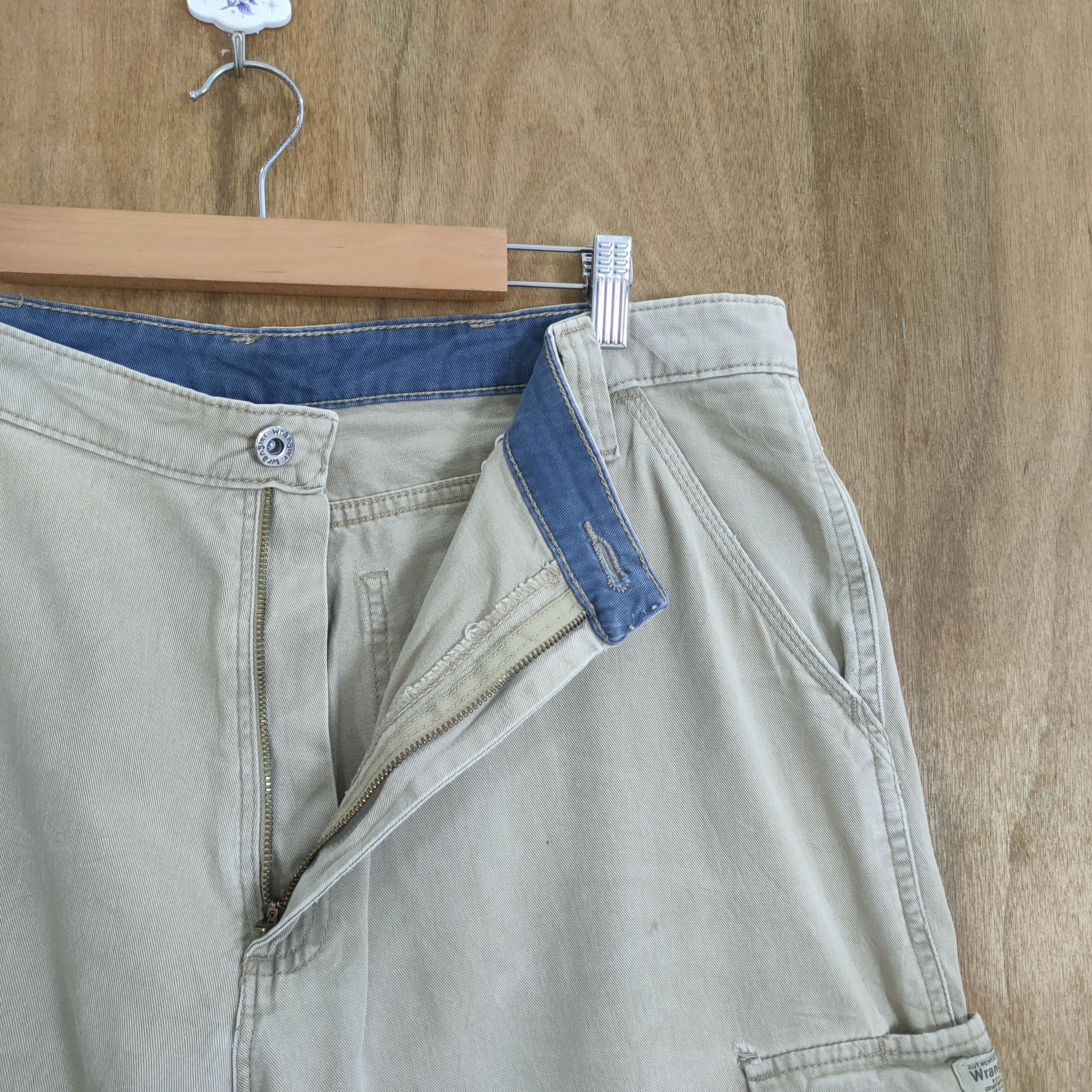 Wrangler VINTAGE WRANGLER DISTRESSED CARGO PANTS Size US 36 / EU 52 - 9 Thumbnail