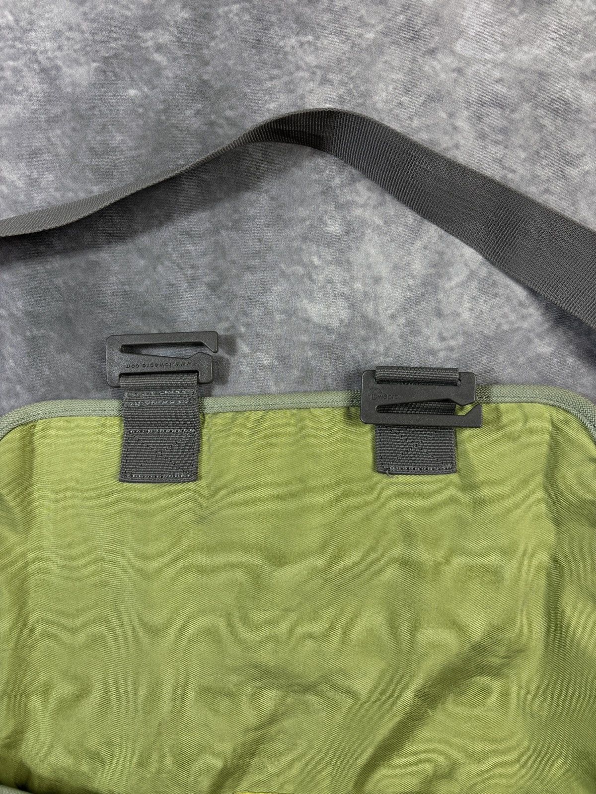 Lowepro Lowepro Side Bag Mini Messenger Recycled Green Canvas Sling Size ONE SIZE - 8 Thumbnail