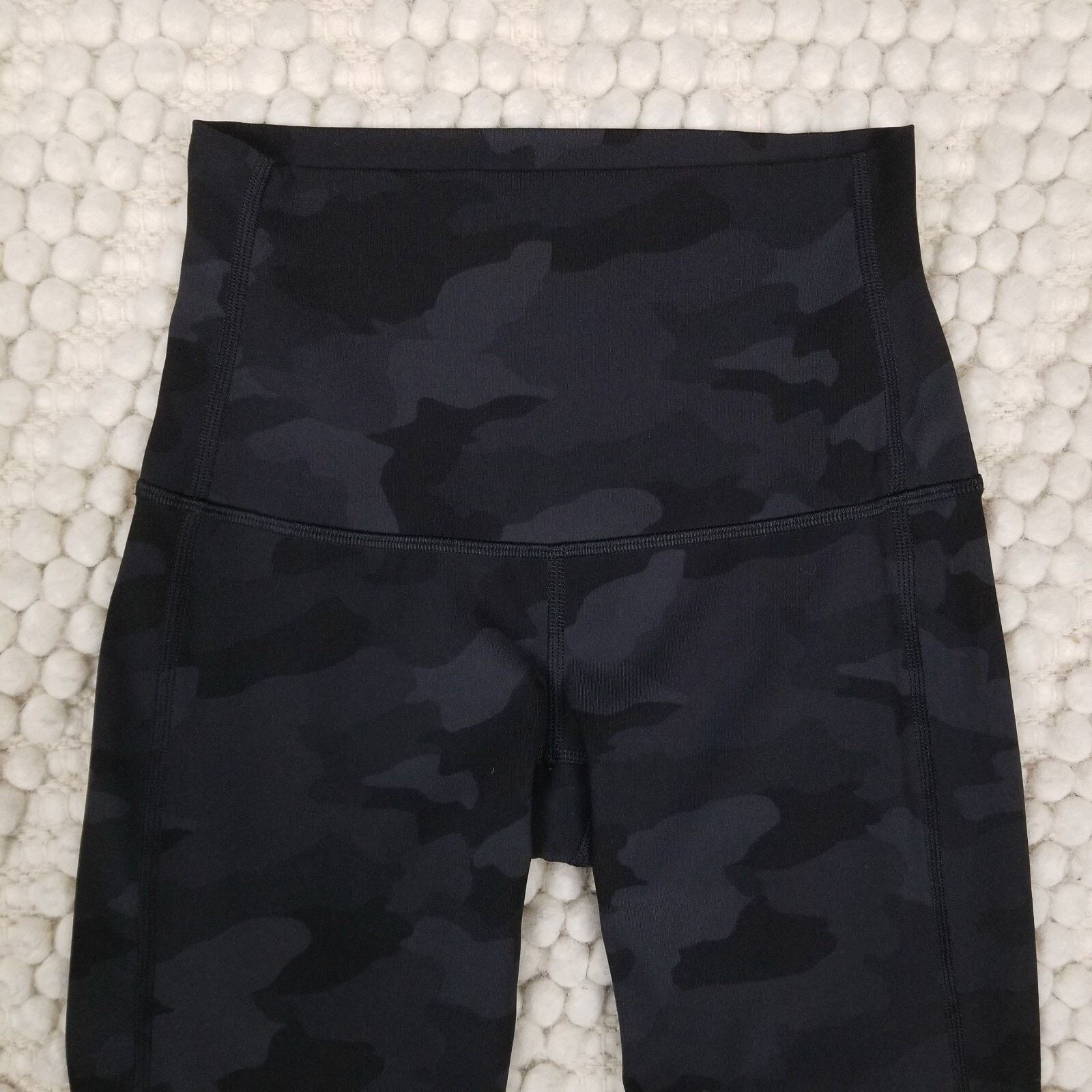 Lululemon Lululemon Wunder Under Crop High-Rise Sz 2 Size 26" / US 2 / IT 38 - 2 Thumbnail