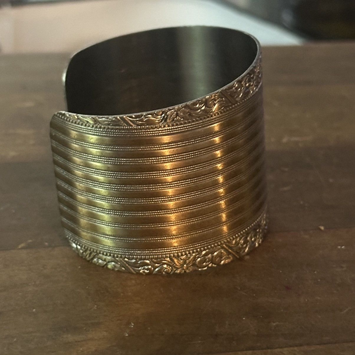 Vintage Vintage gold tone wide cuff bracelet Size ONE SIZE - 3 Thumbnail