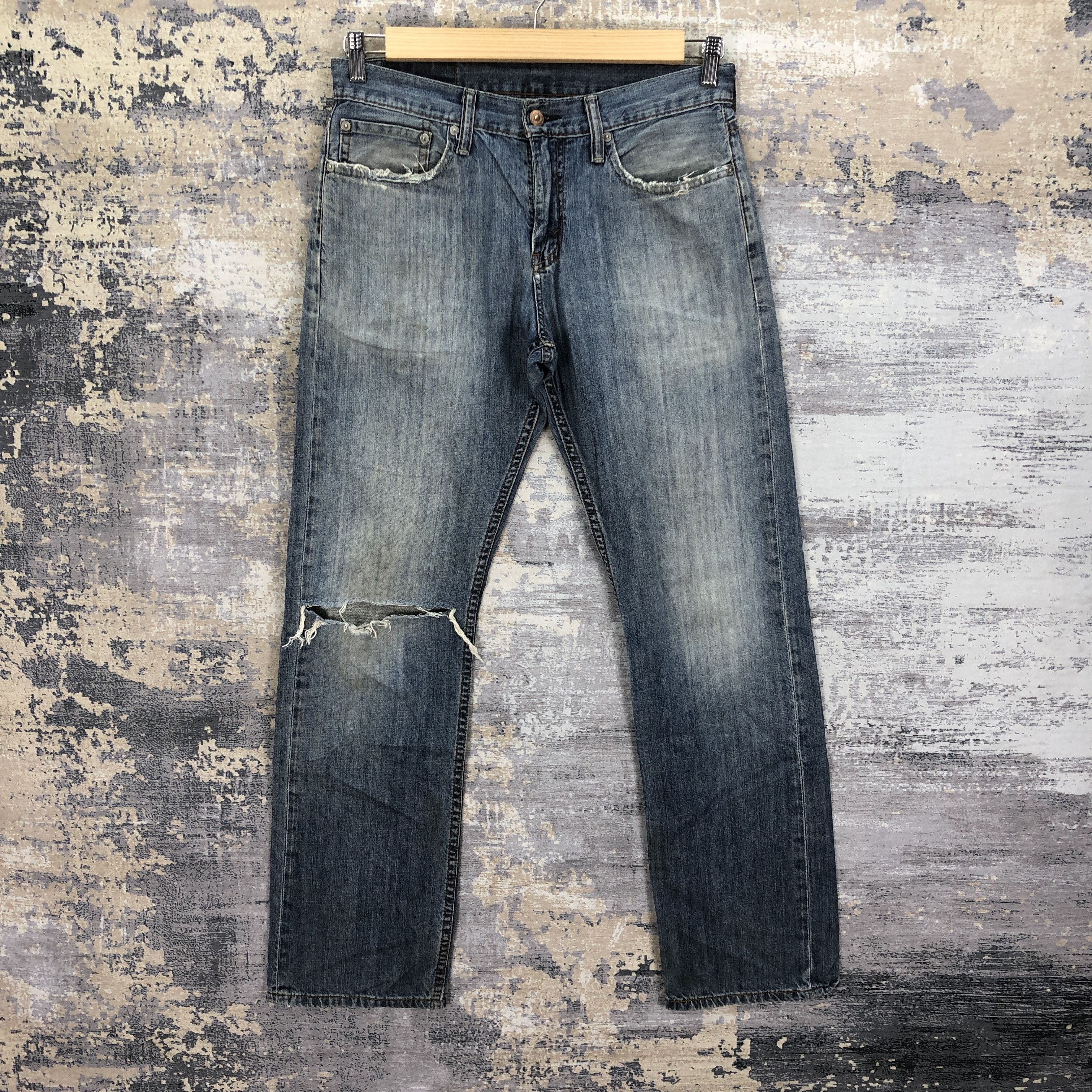 Levi's Vintage Y2K Levis Faded Ripped Jeans Levi's Light Wash Denim Size US 30 / EU 46 - 1 Thumbnail