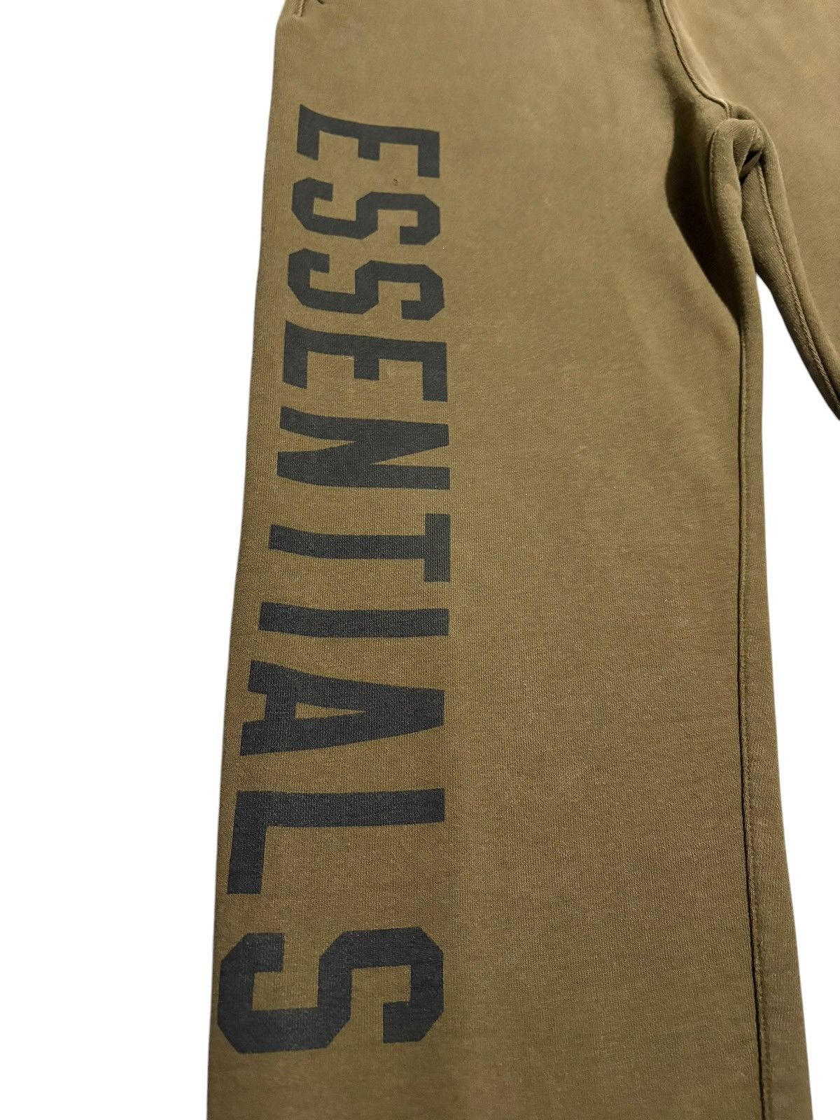 Essentials 26” FW24 Fear of God Essentials Sweatpants olive green khaki Size 26" / US 2 / IT 38 - 3 Thumbnail