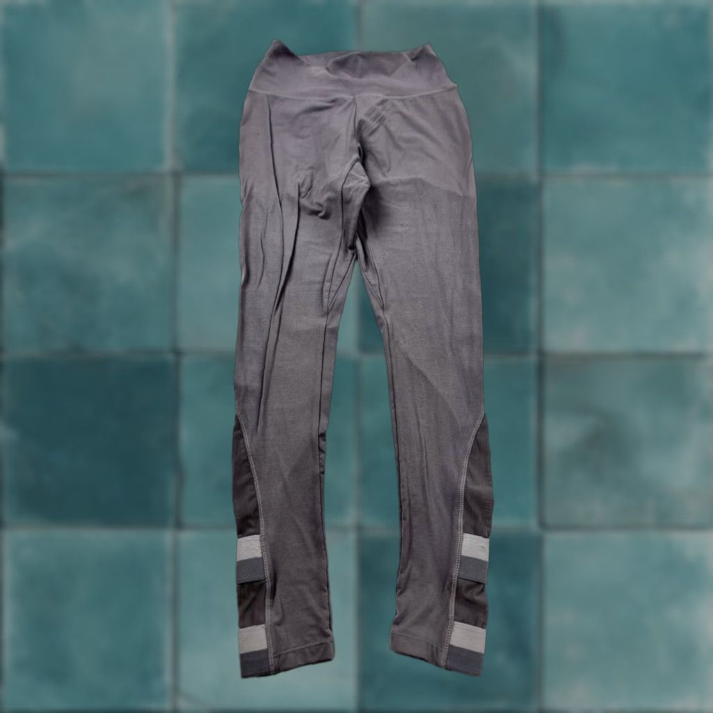 Gymshark Gymshark Leggings Women S Small Gray Yoga Running Compression Comfort Stretch Elastic Waist Activewear Women Size 28" / US 6 / IT 42 - 1 Thumbnail