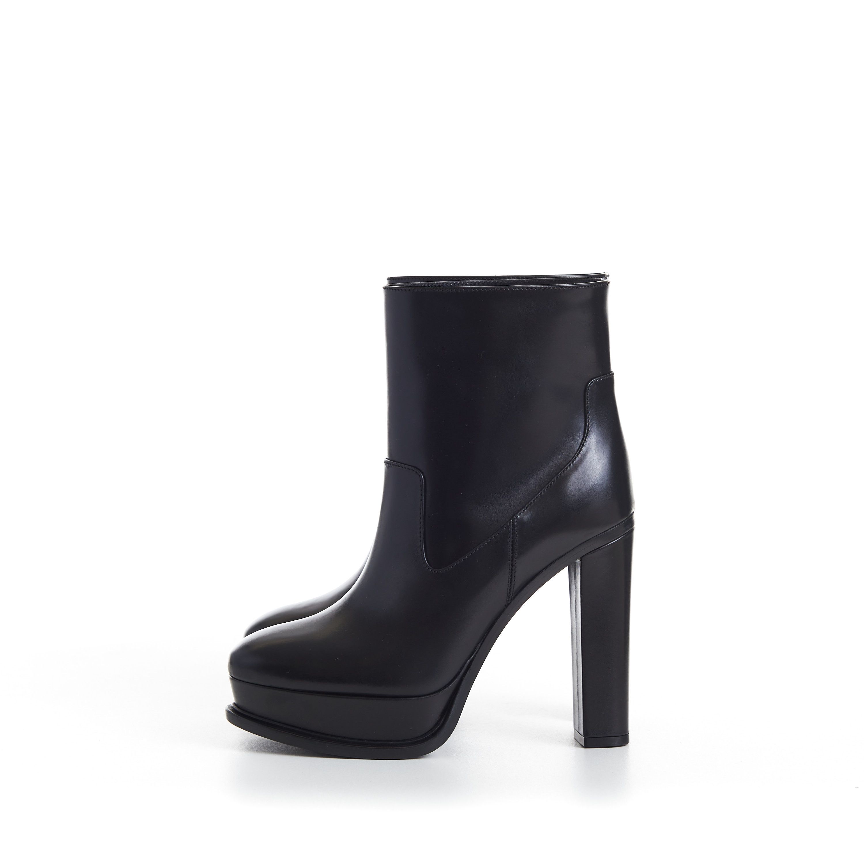 Alexander McQueen Black Leather Platform Ankle Boot - Pull Up, Round Toe Size US 9 / IT 39 - 5 Thumbnail