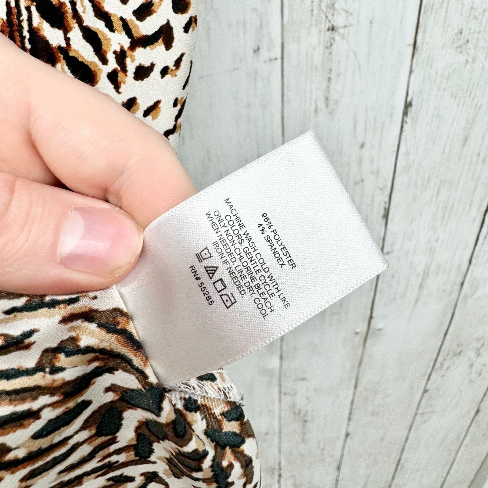 Express Express Blouse Sz XL Abstract Animal Print Pleated Shoulder Size XL / US 12-14 / IT 48-50 - 3 Thumbnail