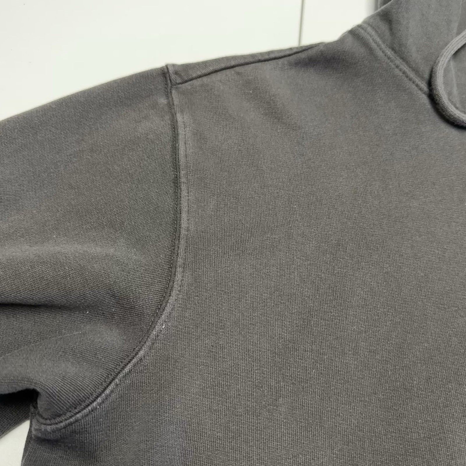 RVCA RVCA Hoodie Sweatshirt Mens Medium Faded Black Surf Skate Size US M / EU 48-50 / 2 - 5 Thumbnail