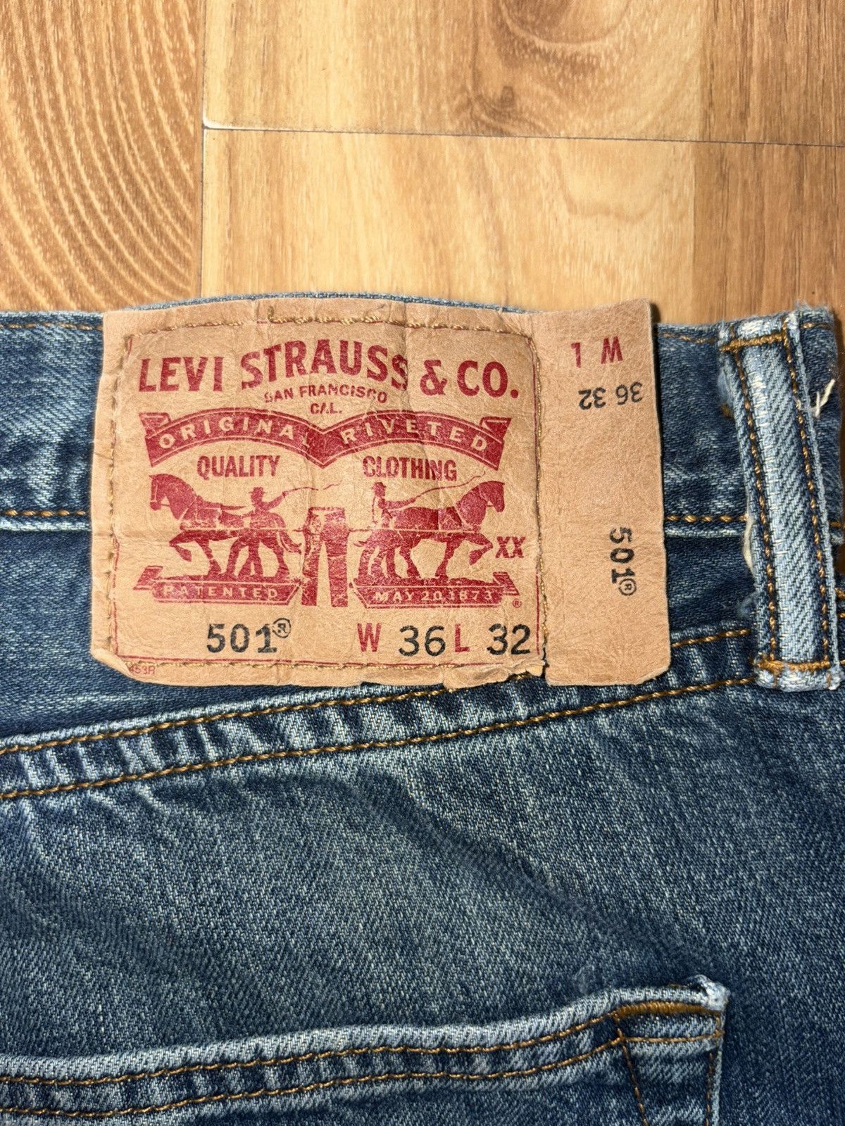 Levi's Vintage Clothing Levi’s 501 Original Fit Jeans Mid Wash Distressed Denim W36 Size US 36 / EU 52 - 7 Thumbnail