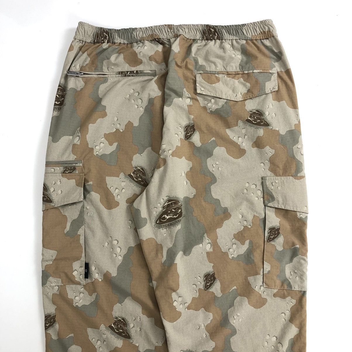 GU × Jun Takahashi × Undercover Undercover X Gu UFO Space Camo Baggy Cargo Pants Size US 32 / EU 48 - 7 Thumbnail