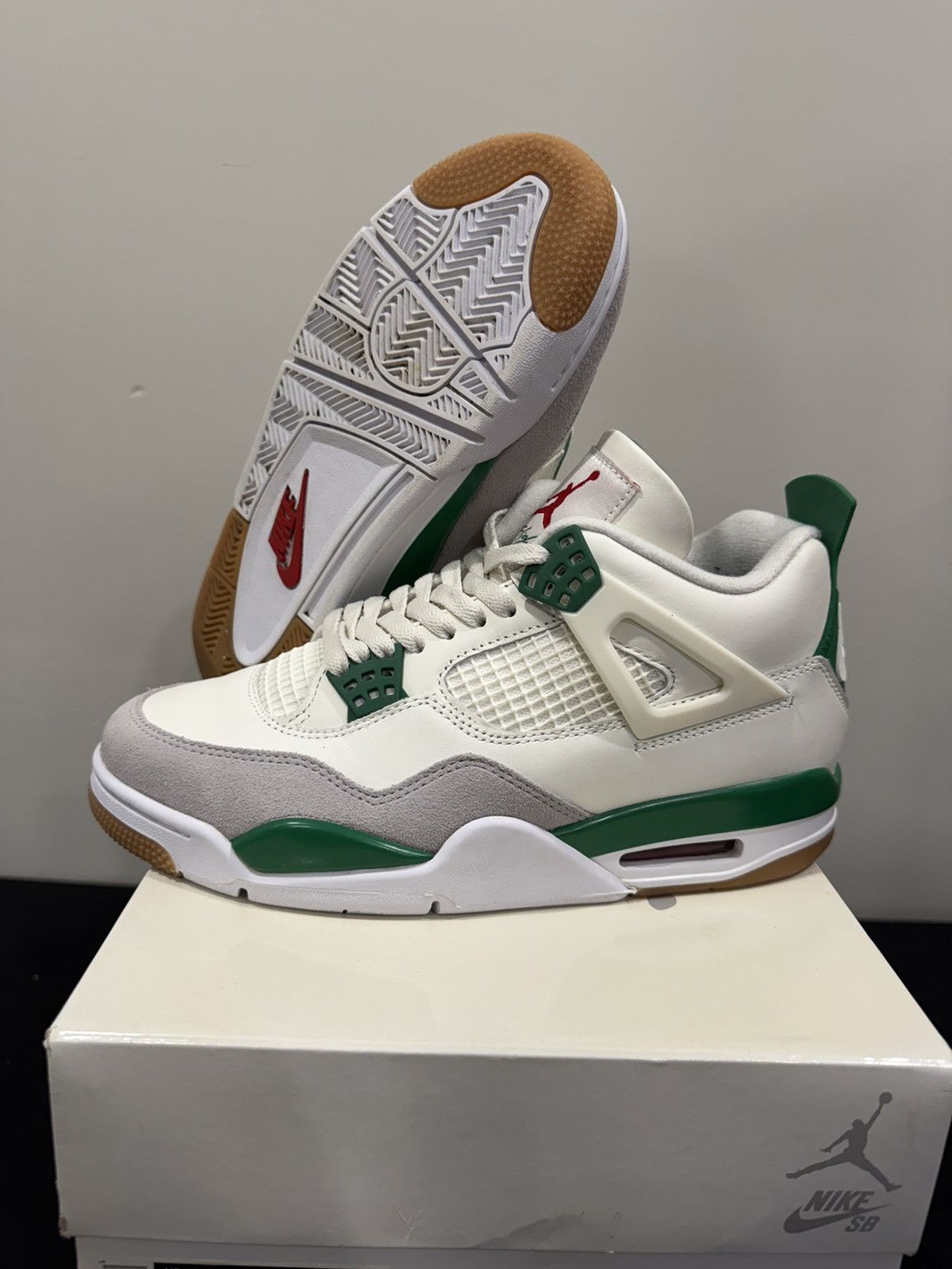 Jordan 4 Retro Nike SB SP Pine Green Size 8.5