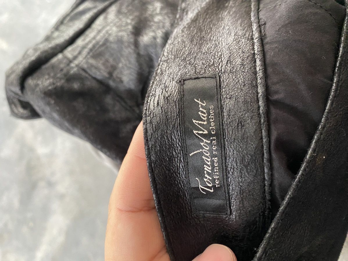 Tornado Mart 2000s Tornado Mart Bondage Textured Gas Mask Cargo Shorts Size US 31 - 22 Thumbnail