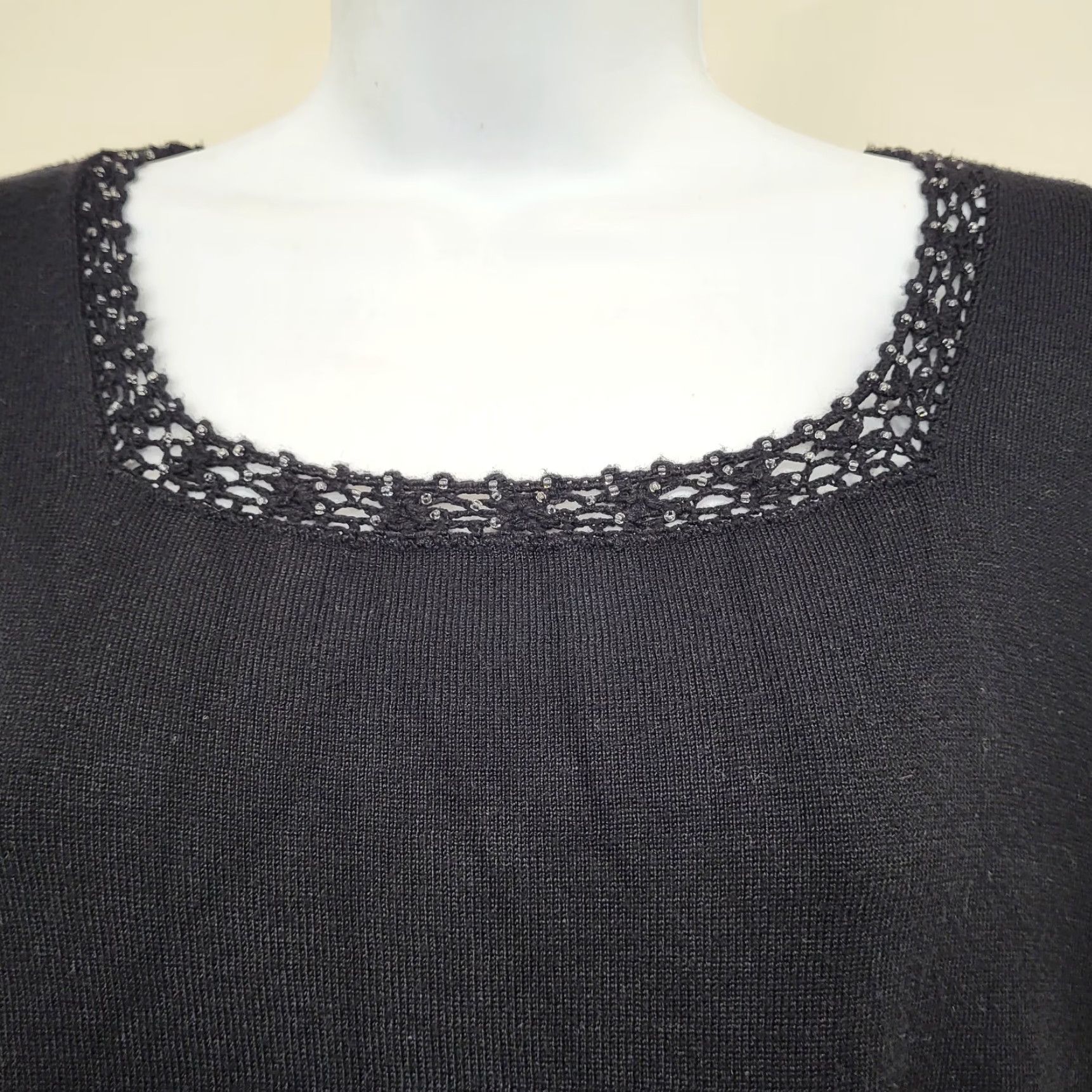 Vintage Sag Harbor Women’s XL Black Crochet Beaded Neck Short Sleeve Knit Sweater Top Blouse Casual Workwear Vintage: No Size XL / US 12-14 / IT 48-50 - 3 Thumbnail