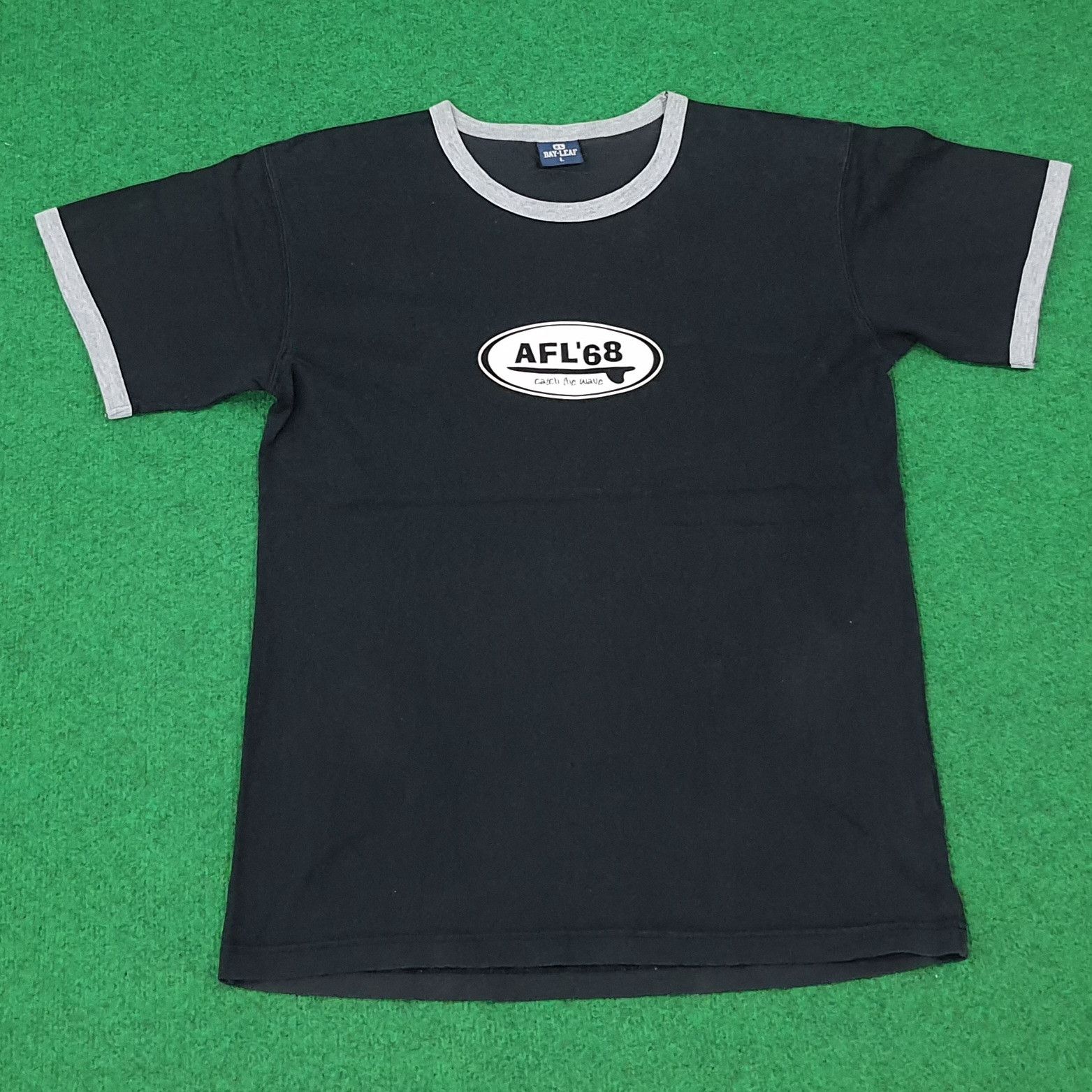 Vintage Vintage Y2K Surf AFL'68 Surfing Graphic Tshirt C276N68 Size US M / EU 48-50 / 2 - 3 Thumbnail