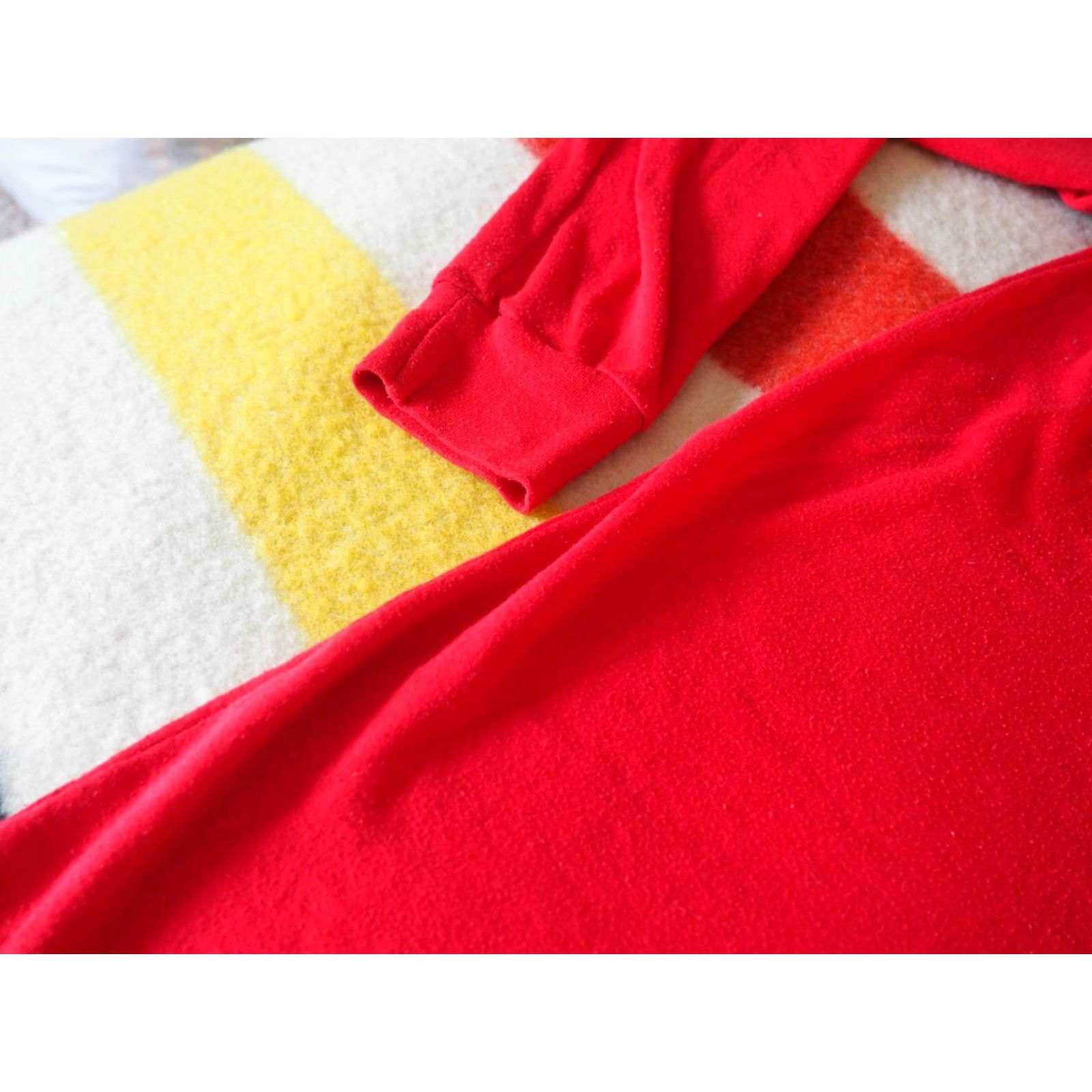 Vintage VINTAGE 80s Skishirt Whistler Blackcomb Long Sleeve Turtleneck Red Mens L EUC Shirt Size US L / EU 52-54 / 3 - 4 Thumbnail