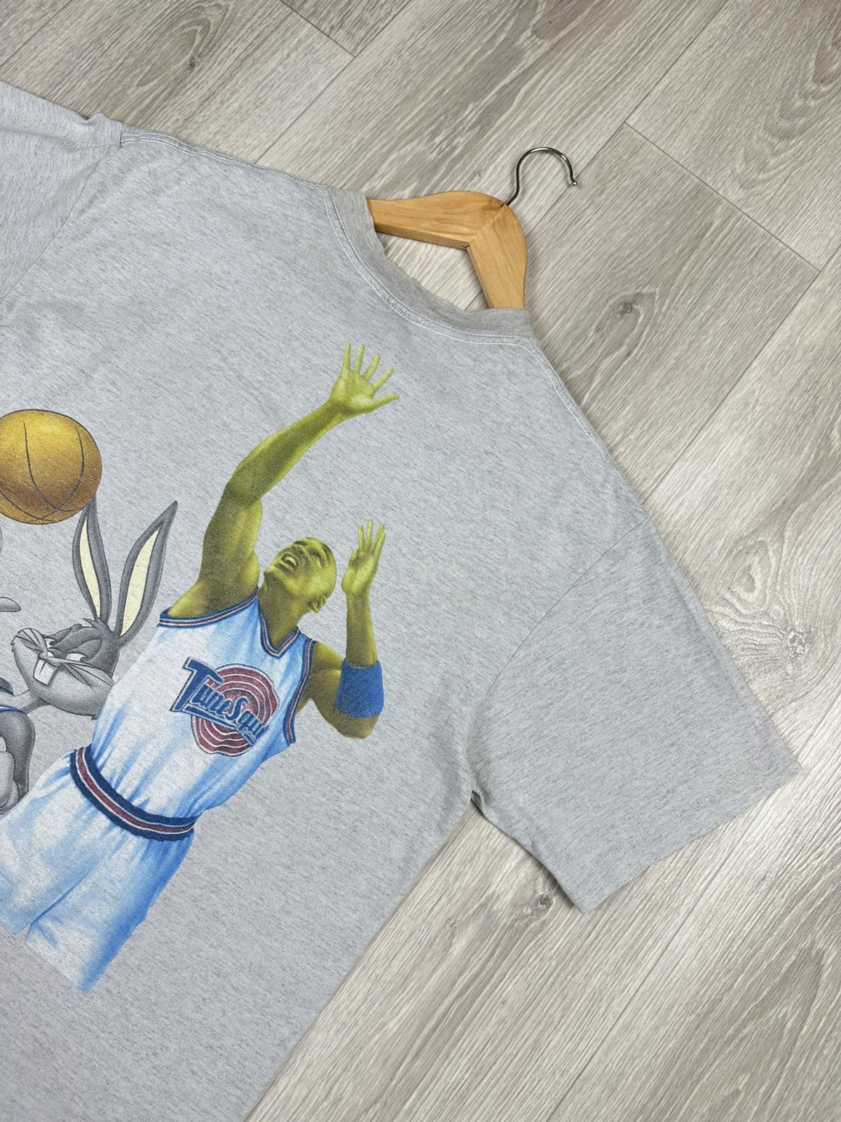Disney × NBA × Vintage Vintage Distressed Tee 1996 Space Jam Jordan and Bugs Bunny Size US L / EU 52-54 / 3 - 9 Thumbnail