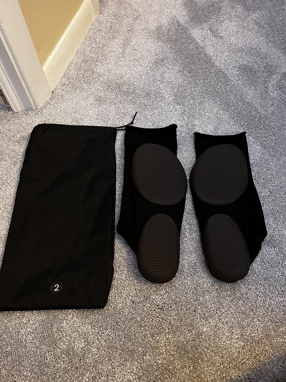 Kanye West Yzy Pods Size 2 Size US 10 / EU 43 - 2 Thumbnail